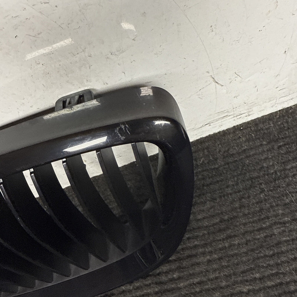 ☑️ 07-10 BMW E92 E93 328I 335I SET FRONT BUMPER LEFT & RIGHT KIDNEY GRILLE OEM