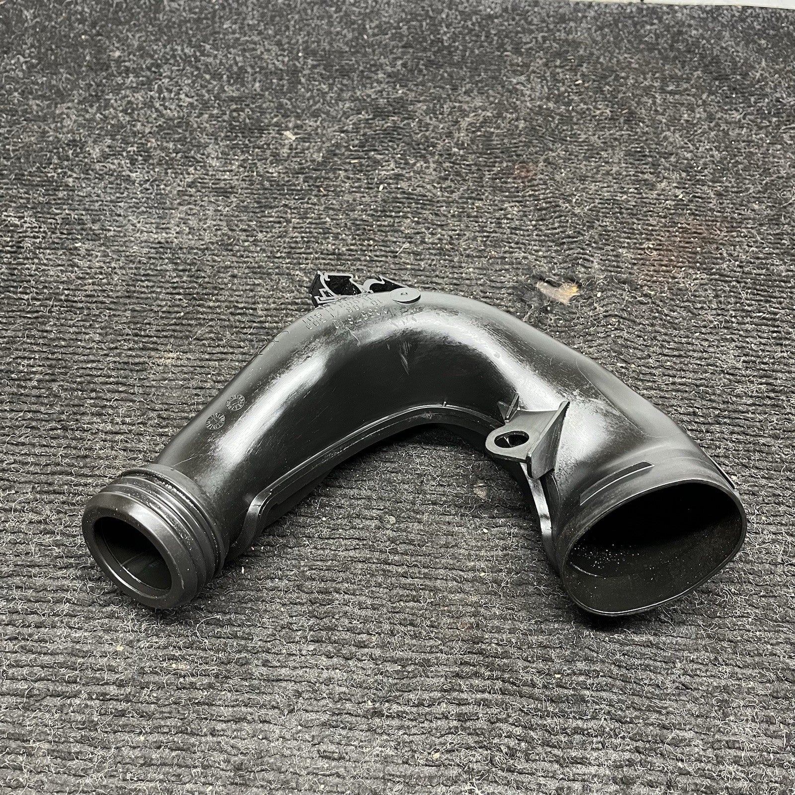 ☑️ 11-13 BMW E70 X5 N55 ENGINE LOWER AIR INTAKE TUBE HOSE PIPE DUCT OEM
