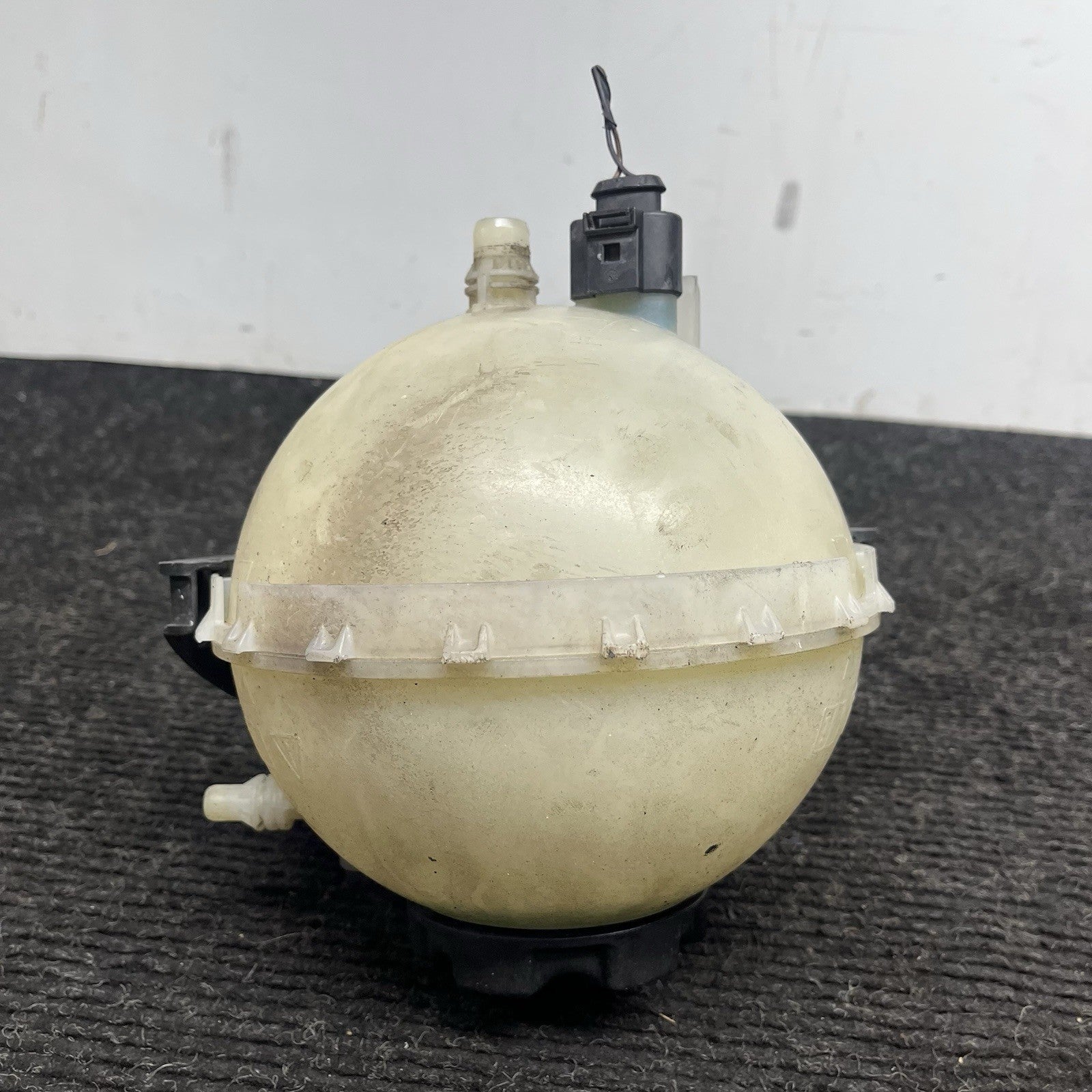 ☑️ 2012-2016 BMW 328xi F30 OEM 2.0 N20 Engine Coolant Reservoir Oveflow 7642159