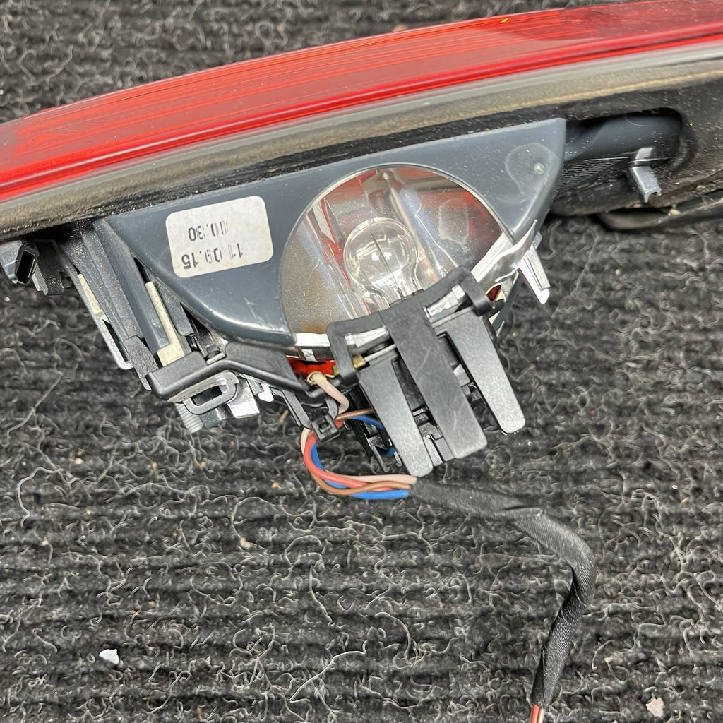 ☑️ 14-17 OEM BMW F32 F33 F83 M4 PRE-LCI Rear Left Driver Inner Trunk Taillight