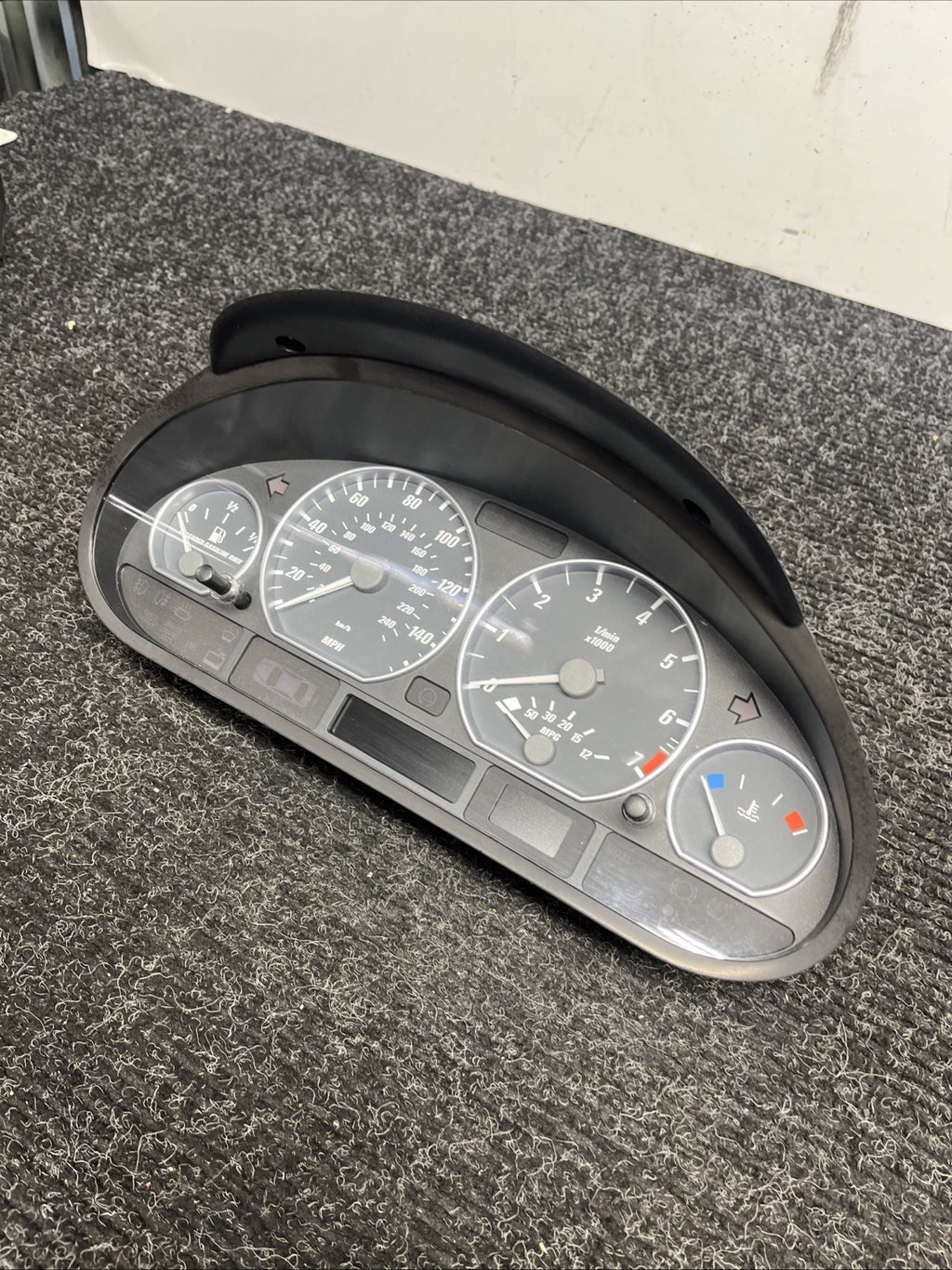 ☑️05-06 BMW E46 330ci ZHP A/T 2 DOOR INSTRUMENT CLUSTER SPEEDOMETER OEM 129K