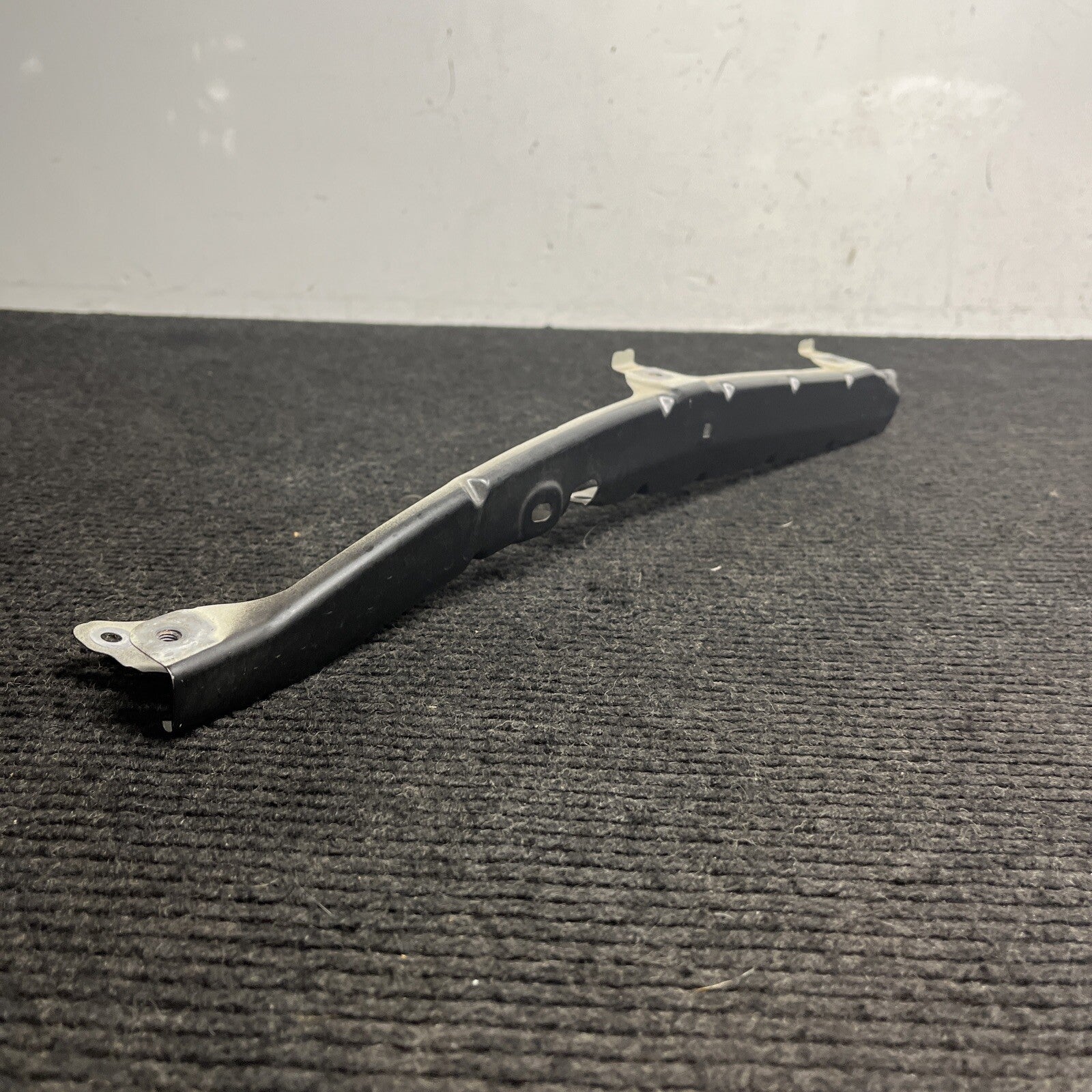 ☑️ 2013-19 Scion FRS Subaru BRZ 86 Front RH Right Side Fender Bracket OEM
