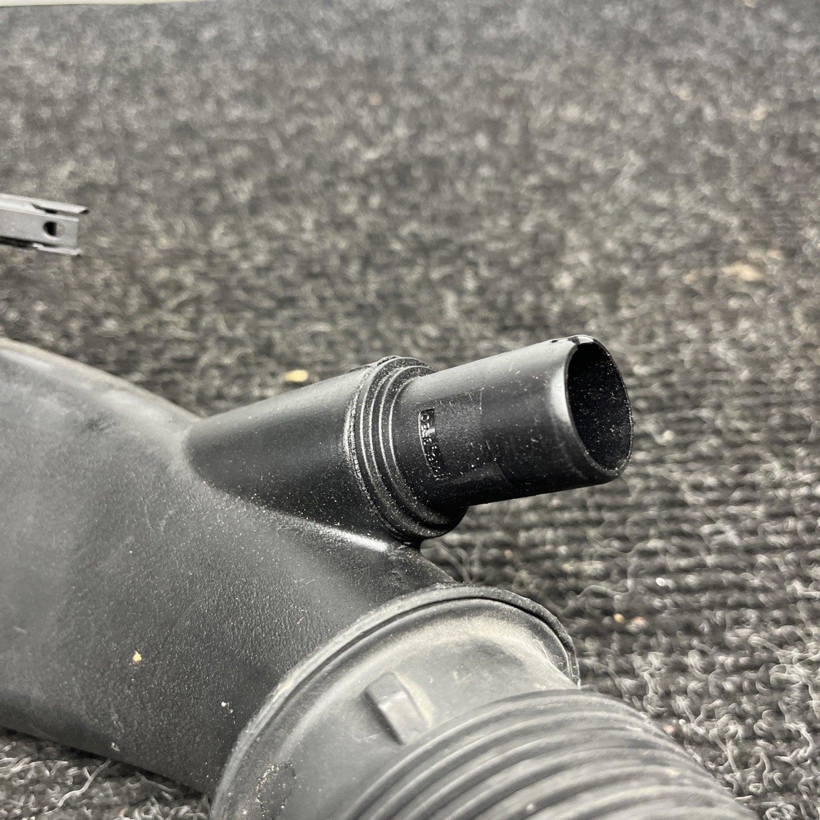 ☑️ 07-13 BMW 335i ENGINE TURBO INTAKE CHARGE INDUCTION PIPE TUBE OEM 7600028