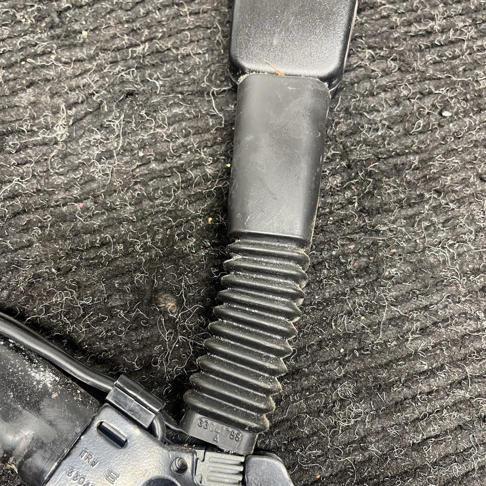 ☑️ OEM BMW 7213564 Right Side Seatbelt Buckle Receiver E90 E91 E92 E93 E84 E89