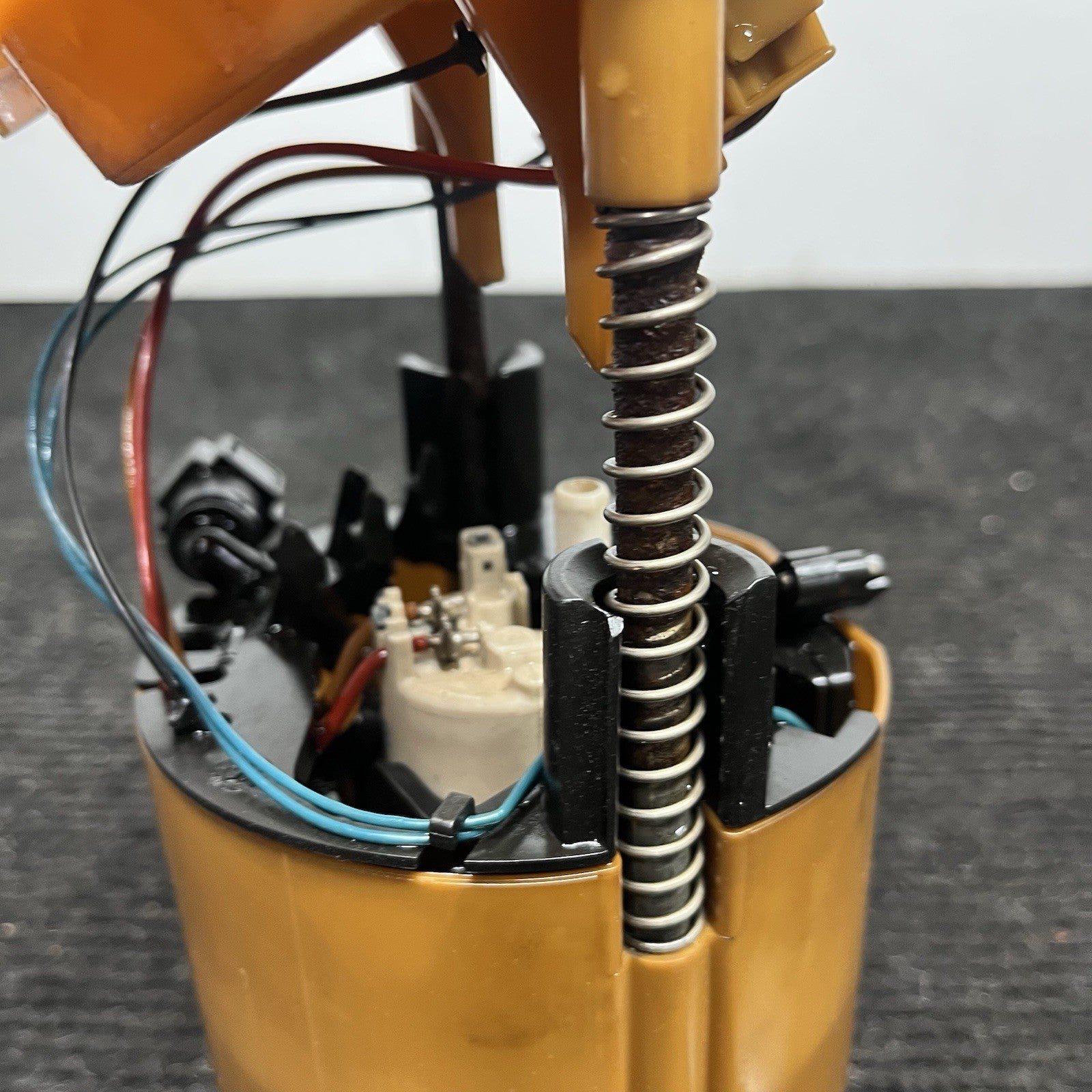 ☑️ BMW E81 E87 E90 E91 E92 E93 135d 335d Diesel In Tank Fuel Pump Unit Right OEM