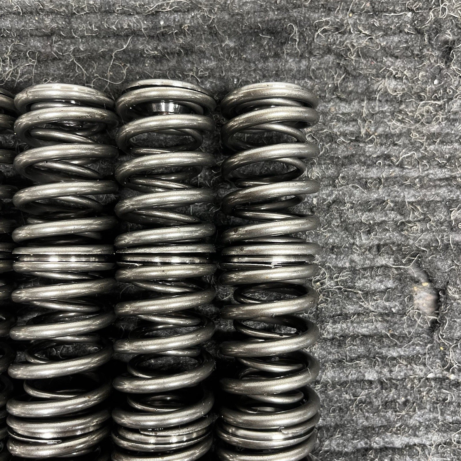 ☑️ GSC Dual Conical Valve Springs w/ Retainers Fits Subaru EJ20 EJ25