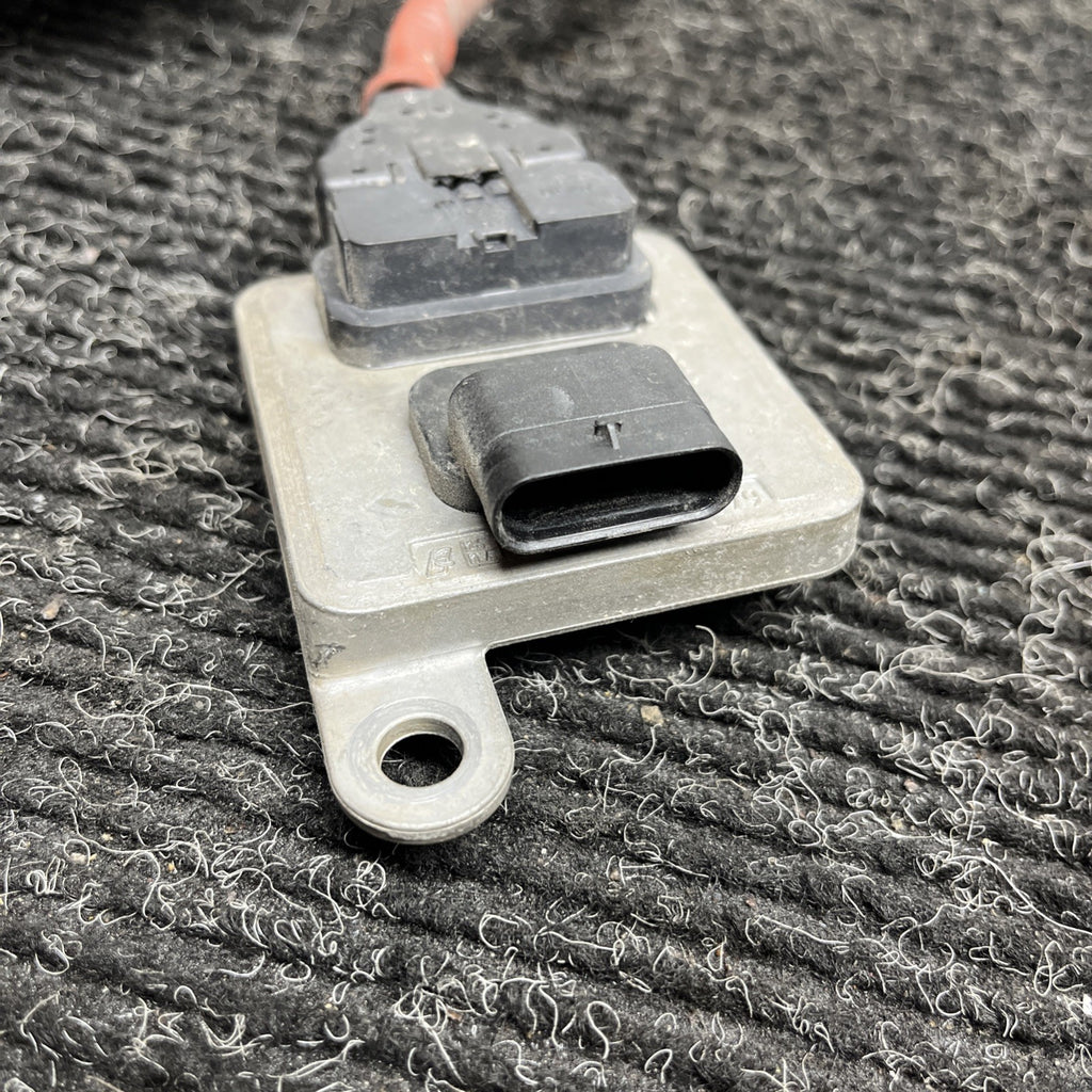 ☑️09-18 BMW E90 E70 F30 328d 335d 535d 35d NOX Nitrogen OxideSensor 85898450 OEM