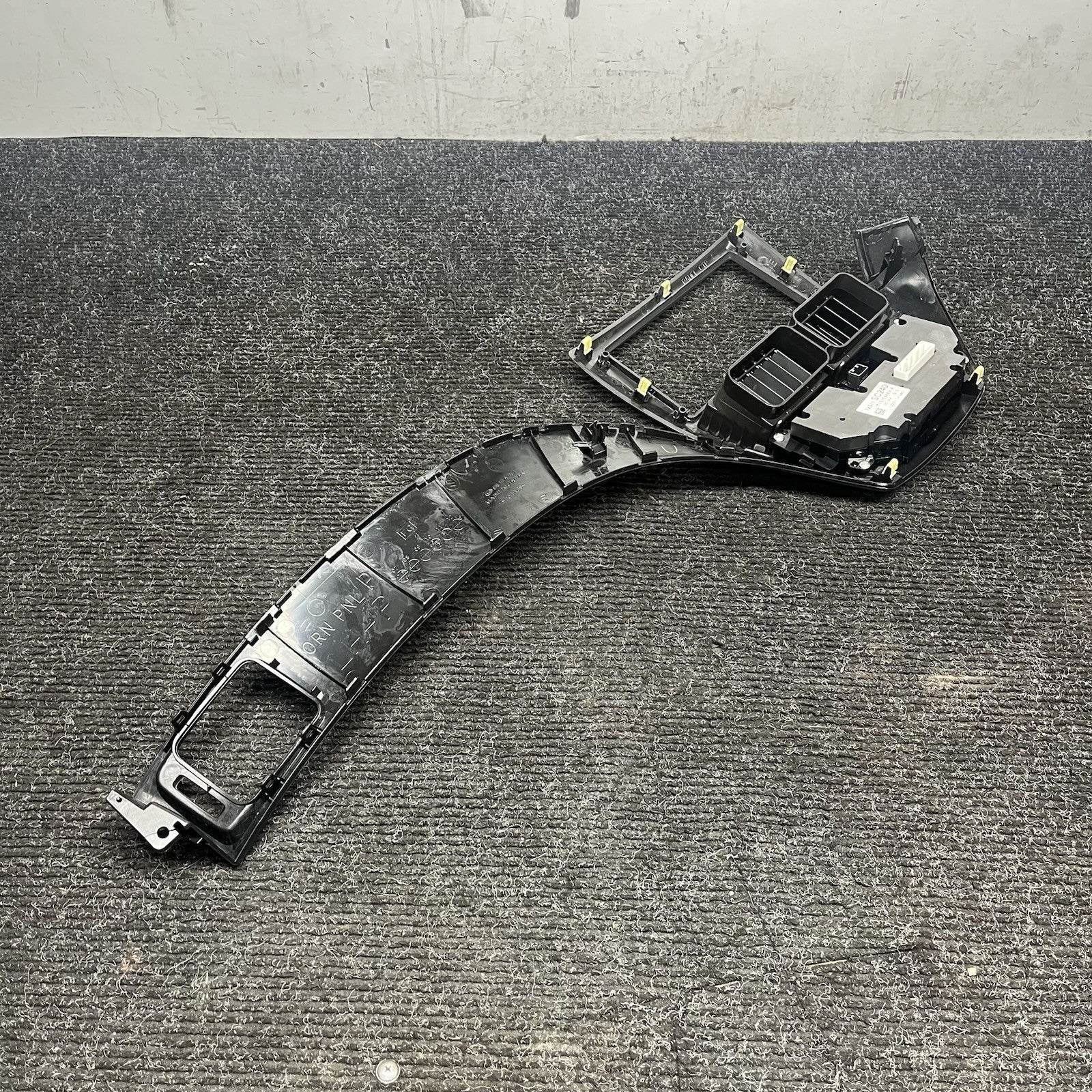 ☑️ 11-14 SUBARU WRX STI OEM DARK GRAY CENTER DASH TRIM W/ HVAC CONTROLS RH VENT