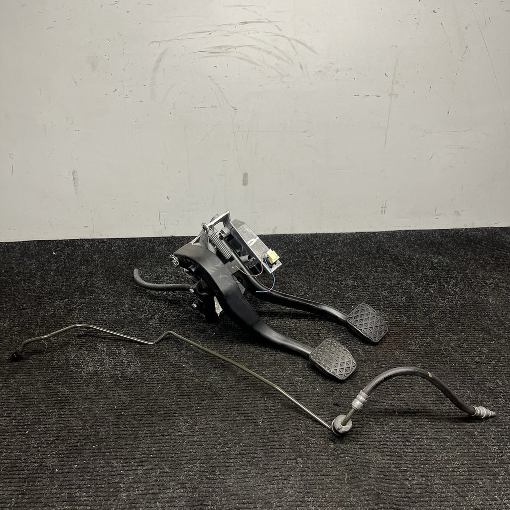 ☑️ BMW F30 F22 F32 F80 F82 MANUAL TRANSMISSION CLUTCH BRAKE PEDAL OEM W/ LINE