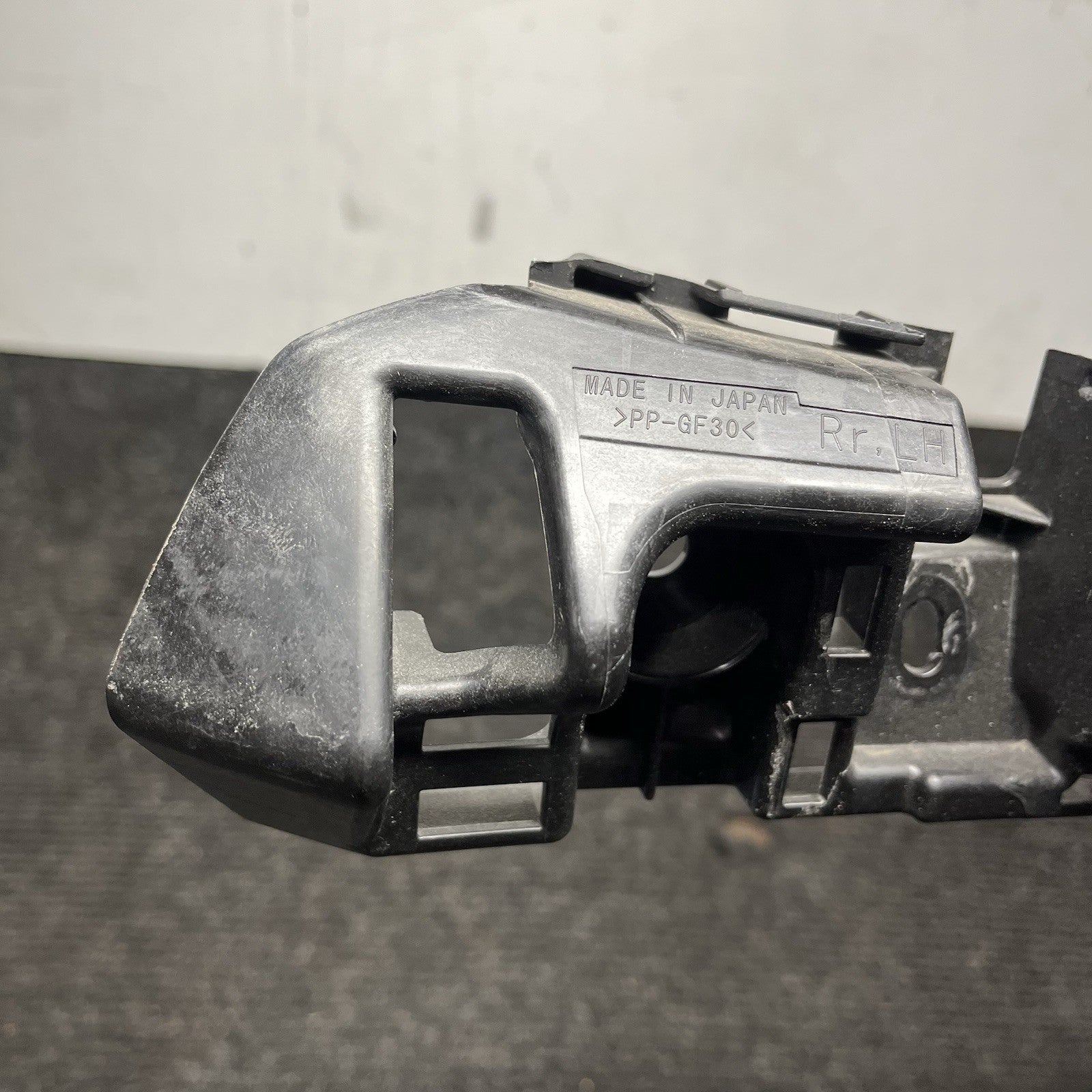 ☑️ 2022-2025 TOYOTA GR86 BRZ REAR BUMPER LEFT SIDE UPPER MOUNT BRACKET OEM
