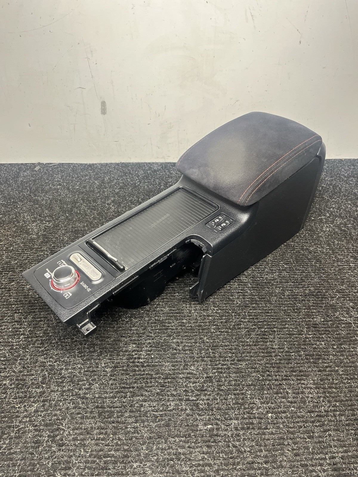 ☑️ 15-19 SUBARU WRX STI ARM REST CENTER CONSOLE W/ HEATED SEATS NON LEATHER OEM