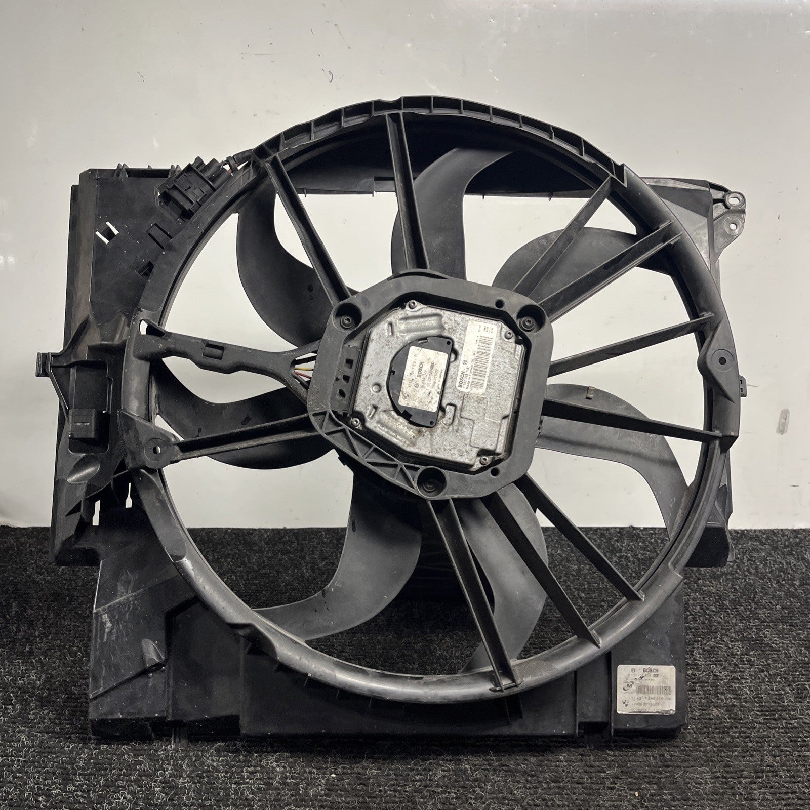 ☑️ 07-13 OEM BMW E88 E90 E92 N54 N55 Engine Radiator Cooling Auxiliary Fan 600W