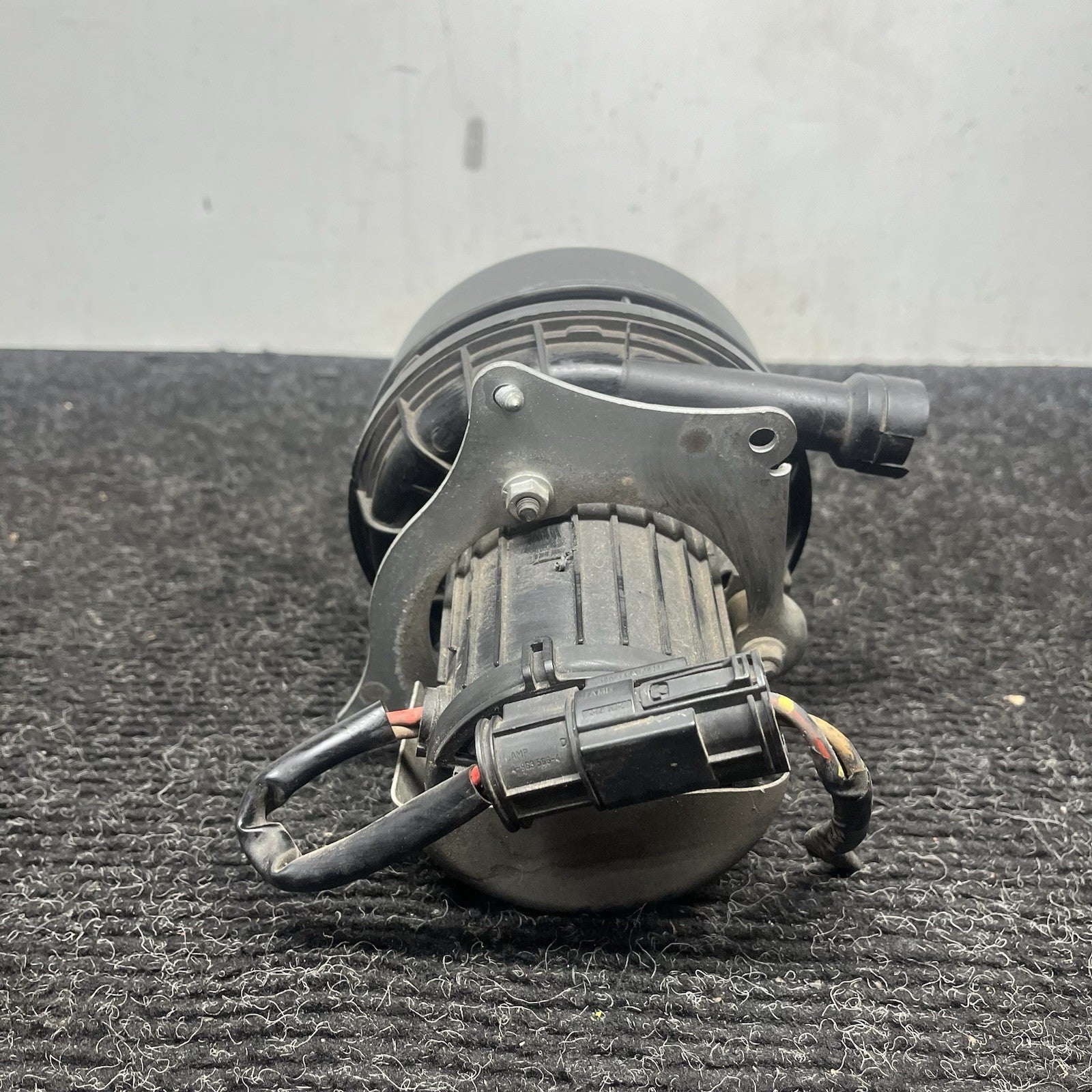 ☑️ 2003 2004 2005 BMW Z4 E85 Air Injection SMOG Pump Assembly 1318 OEM