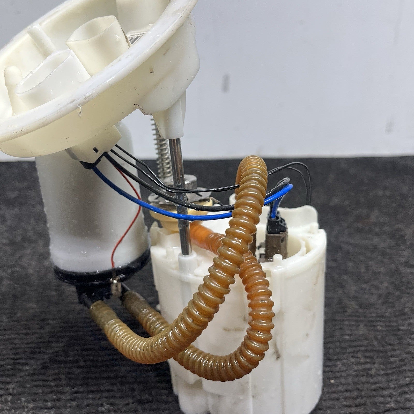 ☑️ BMW F30 2012-2018 Fuel Pump Assembly 2.0L OEM 7243975 Direct Replacement