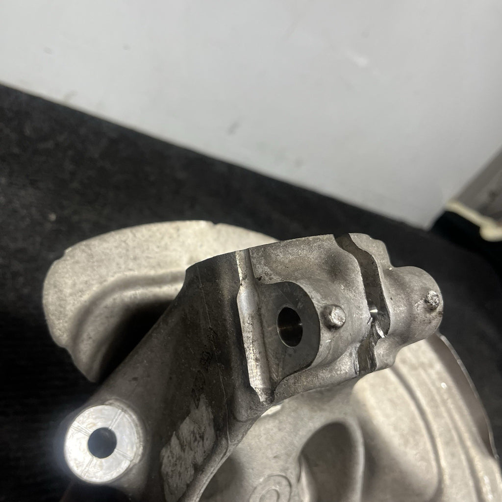 ☑️ 14-17 BMW F22 F23 M235i Front Left Driver Spindle Knuckle Hub RWD OEM