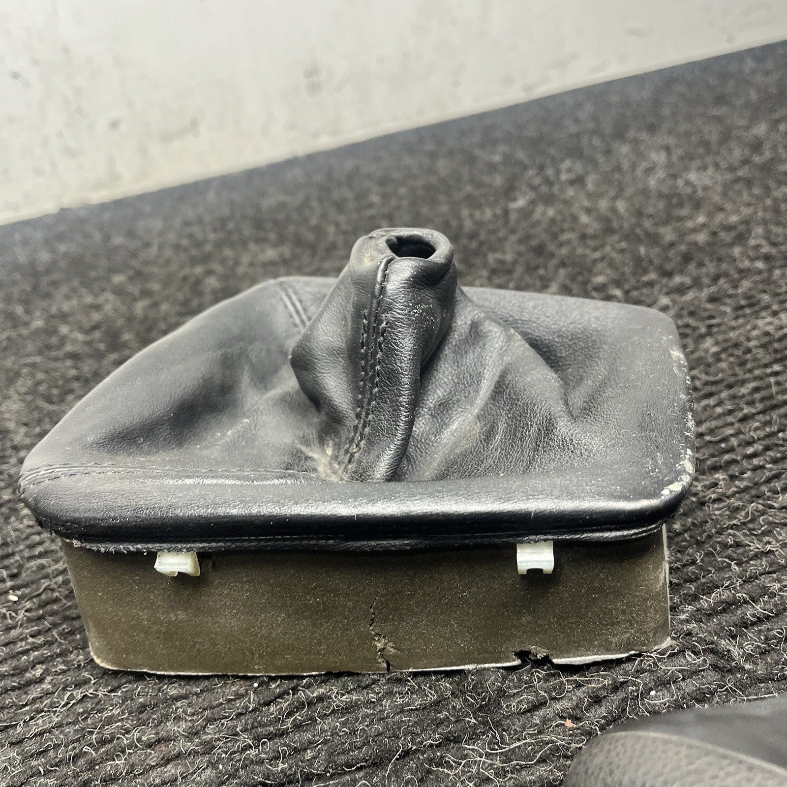☑️ 92-99 BMW E36 3 Series 328i Center Console ZF Shifter Knob Leather Boot Foam
