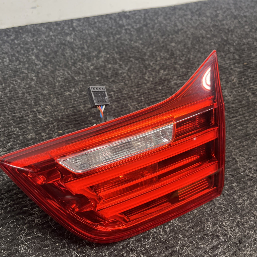 ☑️ 15-17 OEM BMW F82 M4 Coupe Rear Right Passenger Side Inner Stop Tail Light