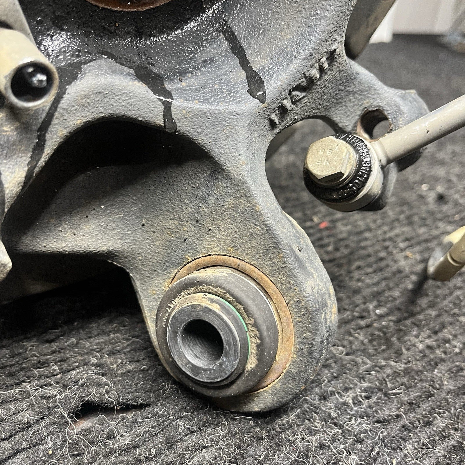 ☑️ 09-11 BMW 328i 335i Sedan Right Rear Spindle Knuckle Hub 33326783668 OEM