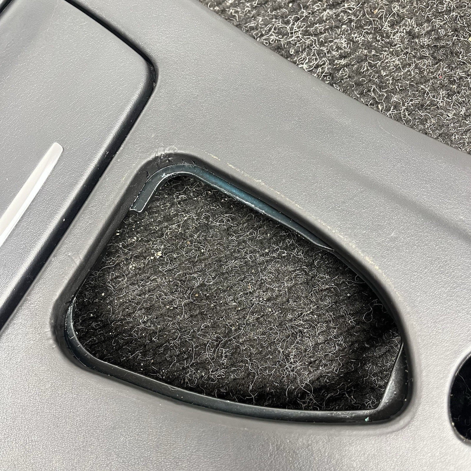 ☑️ 08-10 BMW E93 M3 Convertible DCT Center Console Leather Trim Cover OEM