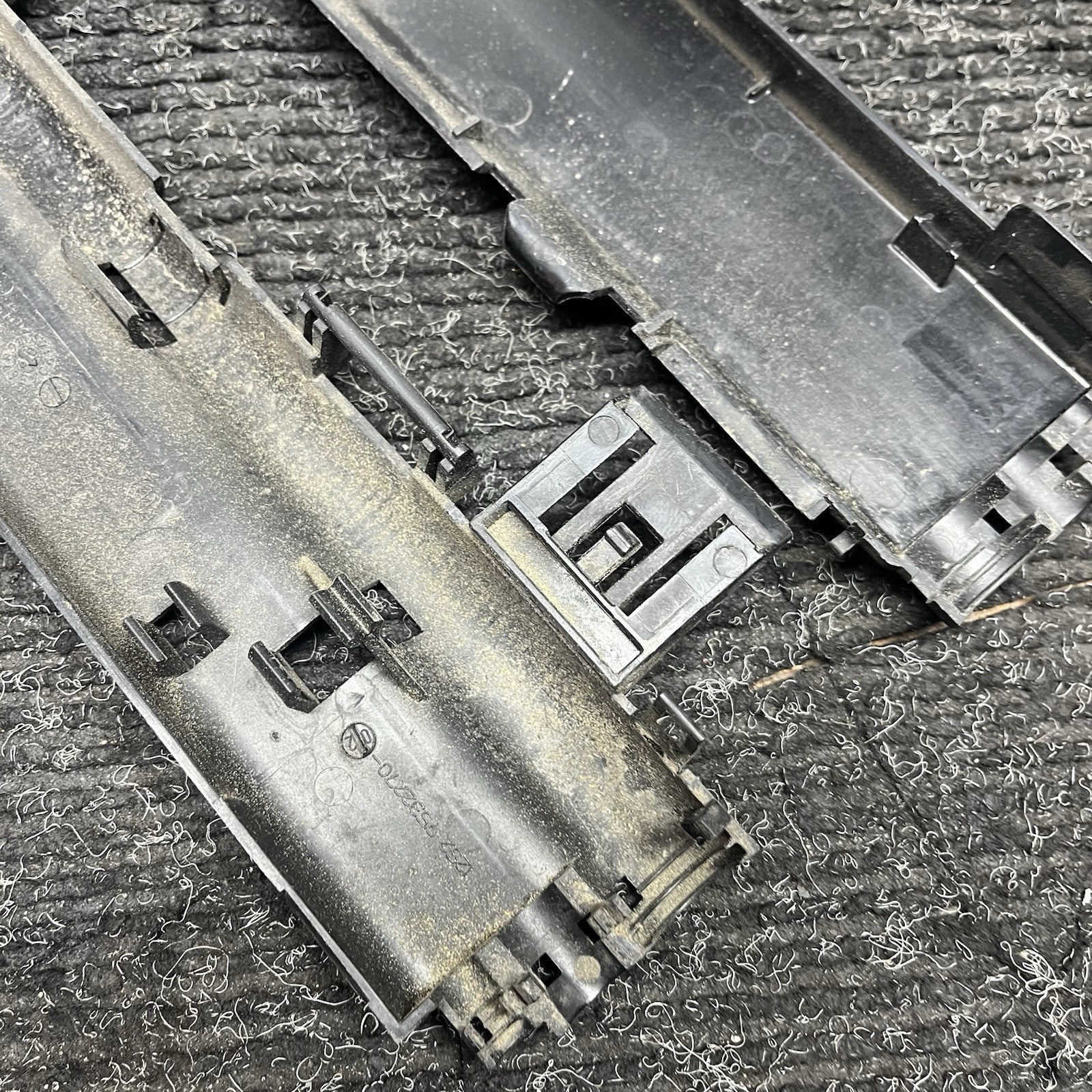 ☑️ 07-13 BMW 335i E92 E90 E93 Over Engine Upper Cable Duct Cover Channel 7532269