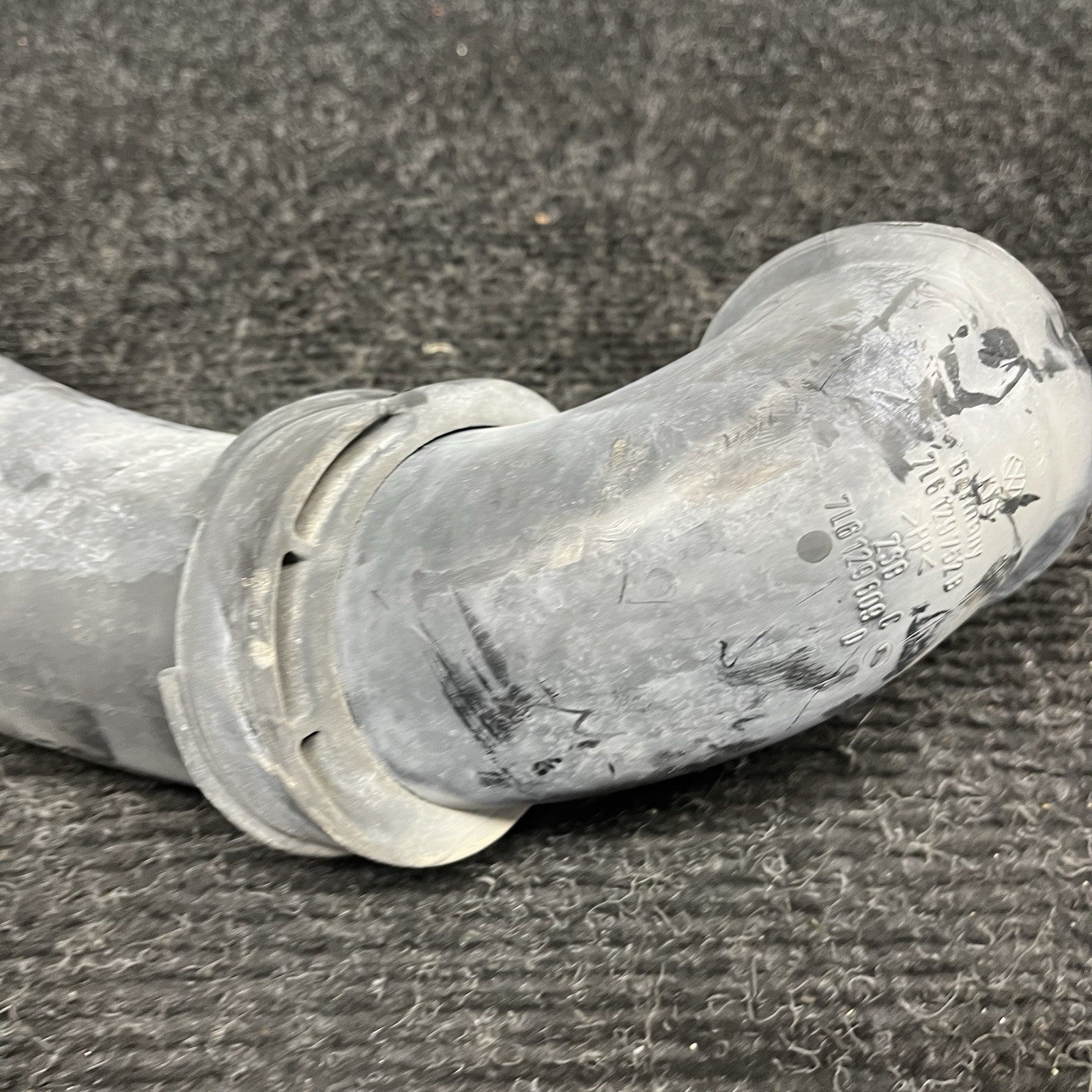 ☑️ AUDI Q7 2011-2015 3.0l Air Intake Tube Pipe Hose Resonator 7l6129752B OEM