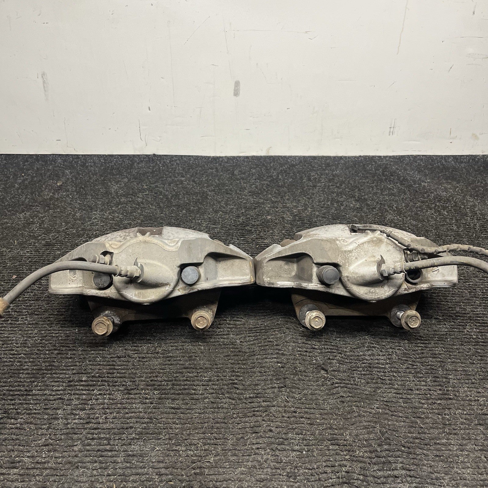 ☑️ 06-11 E90 E91 E92 E93 E84 335 Z4 BMW 335i Front Brake Caliper Set OEM