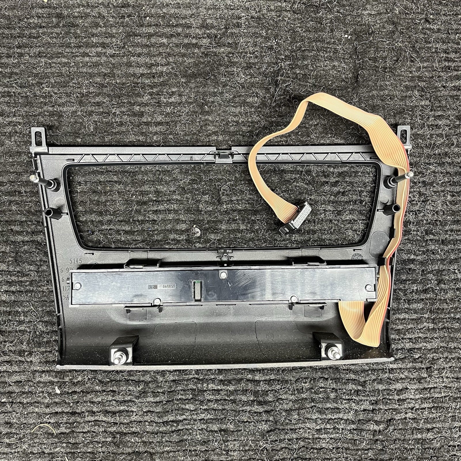 ☑️ 08-13 BMW E88 128 135 Front Center Dashboard Radio Control Switch Cover OEM