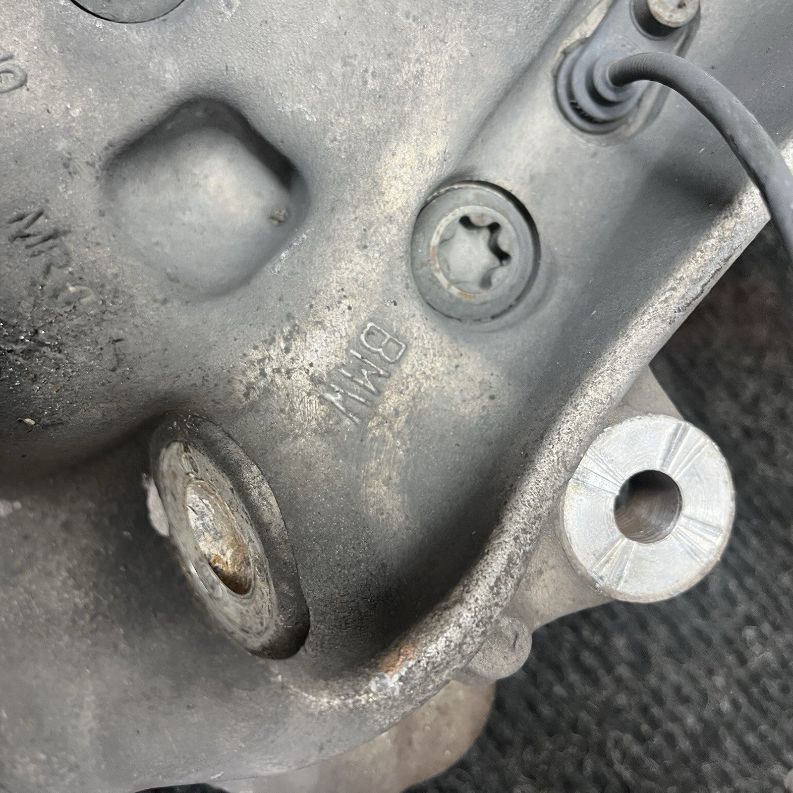 ☑️ 2012-2016 BMW 328I F30 RWD FRONT PASSENGER SIDE WHEEL HUB SPINDLE KNUCKLE OEM