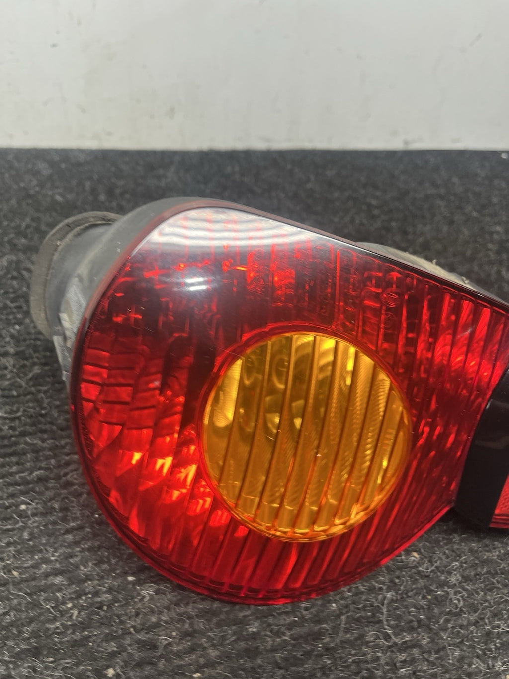 ☑️ 03-05 BMW E85 Z4 Roadster Rear Left LH Driver Side Tail Light Lamp OEM