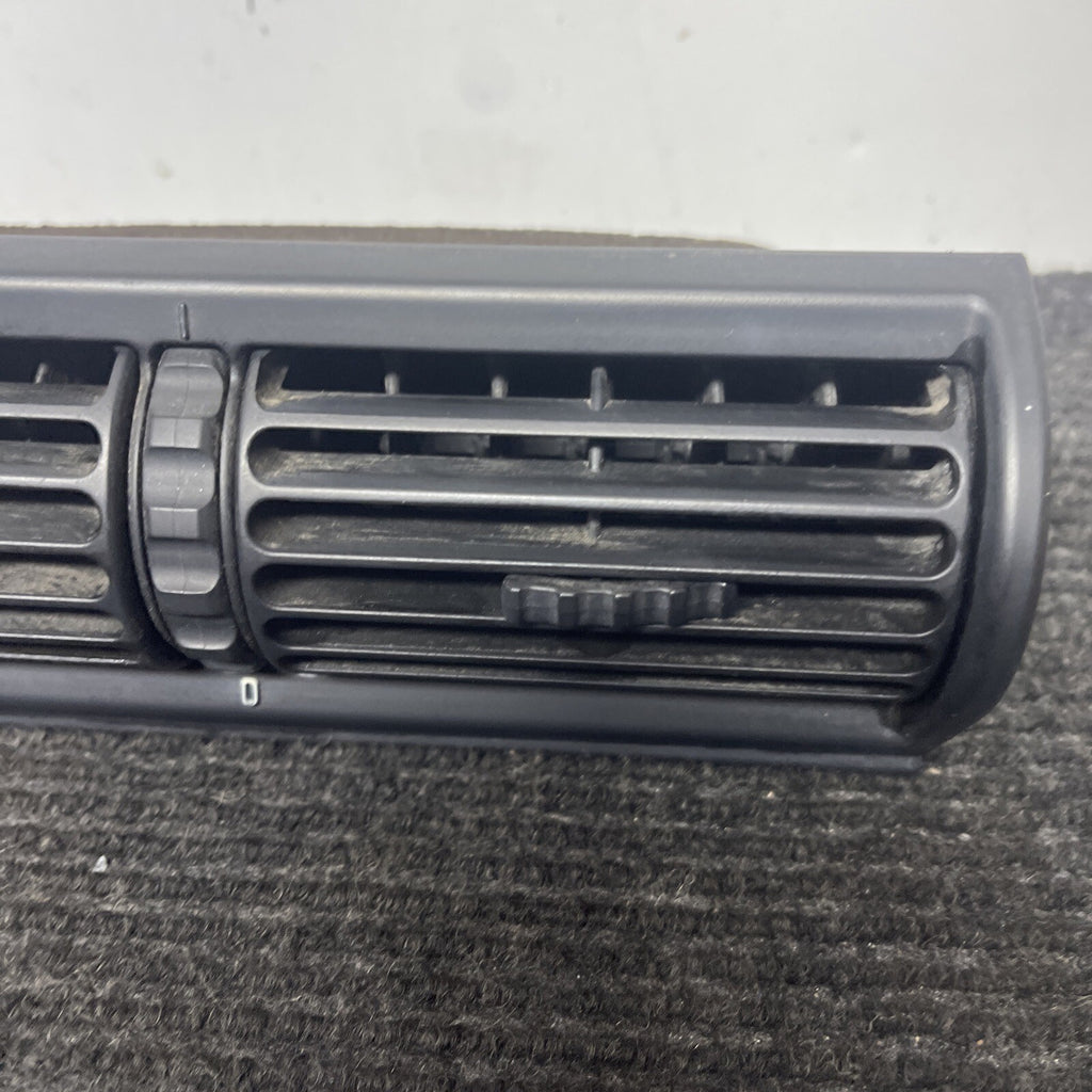 ☑️ 96-02 BMW Z3 FRONT CENTER CONSOLE DASHBOARD CENTER AIR VENT OEM
