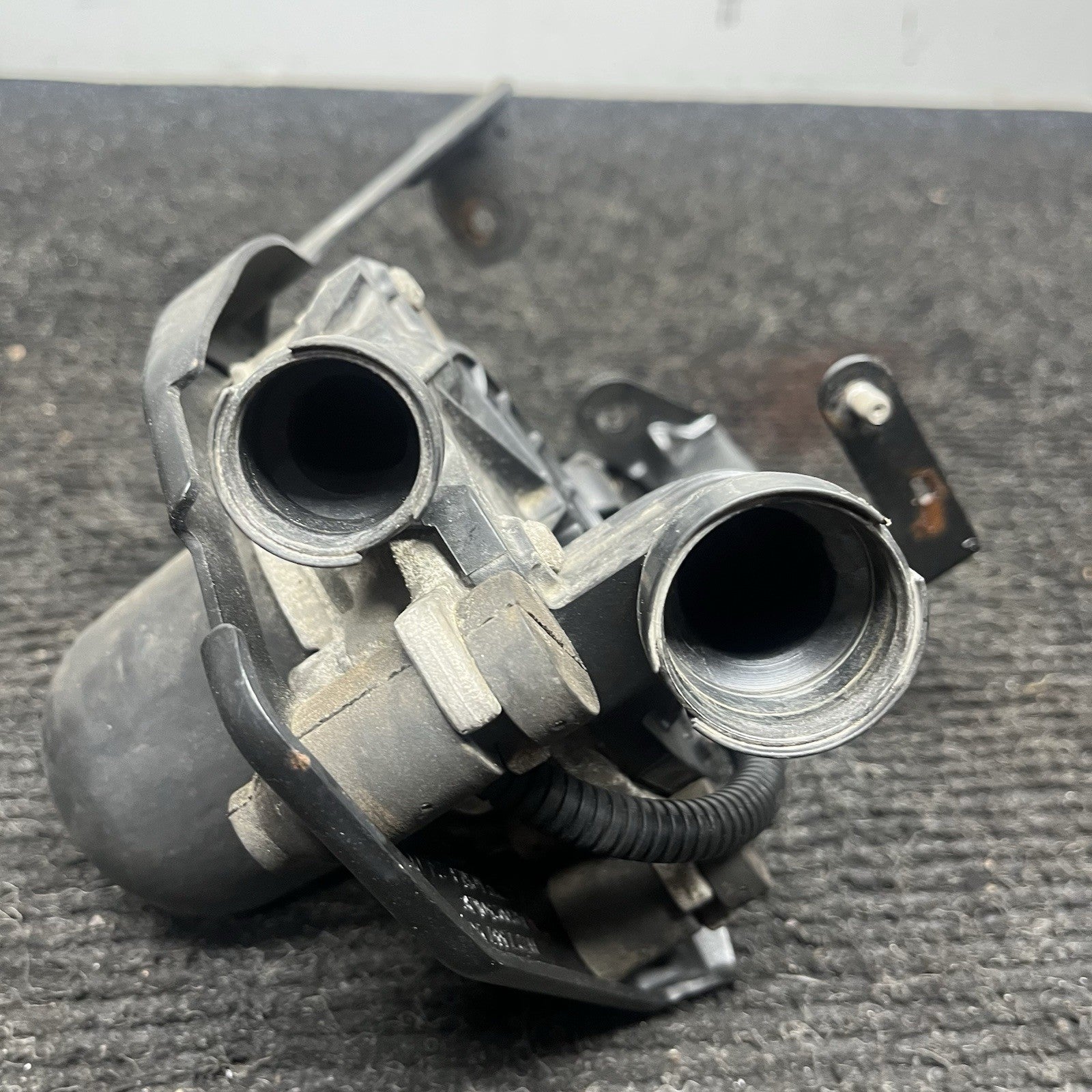 ☑️ OEM BMW E82 E88 E90 E91 E92 E93 128 328 N51 N52 Smog Air Injection Pump