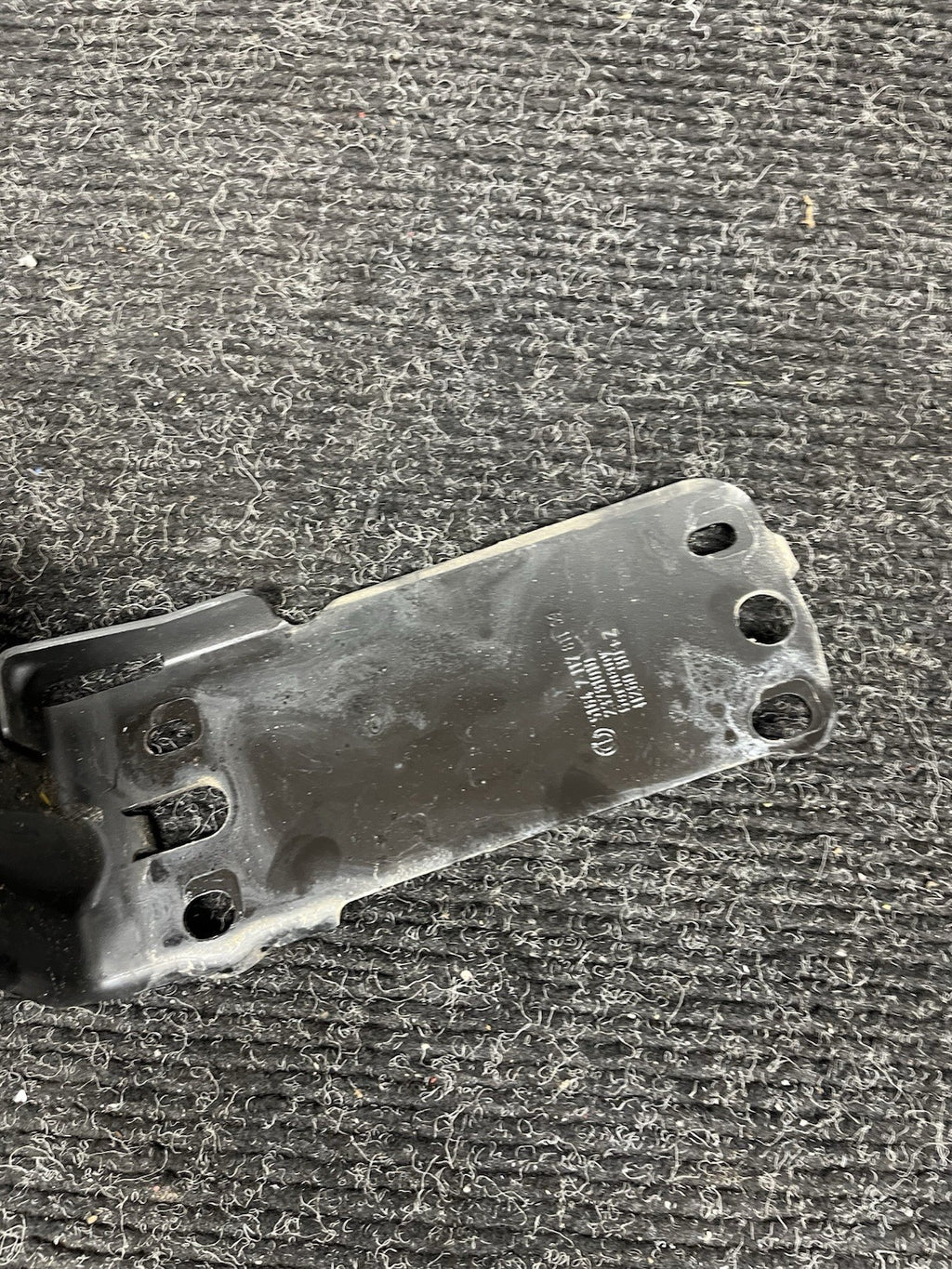 ☑️ OEM BMW E82 E88 E90 E92 E93 335 M3 Radiator Support Left Plate Bracket Mount