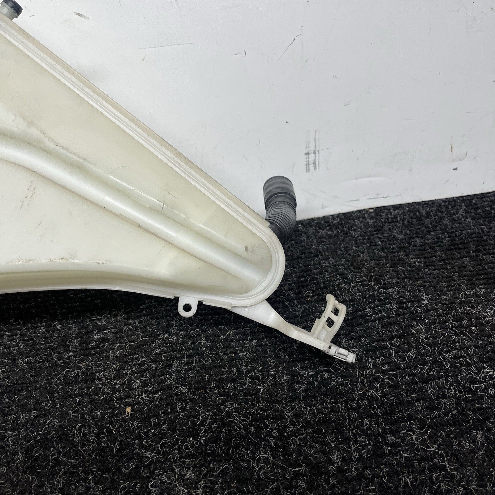 ☑️2013 BMW 320i 328i 335i 340i 330i F30 Windshield Washer Reservoir Tank 7241672