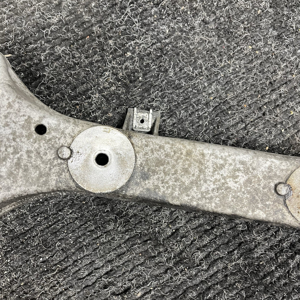 ☑️ BMW E88 E82 E90 E92 135i 335i M/T Transmission Gearbox Support Bracket OEM