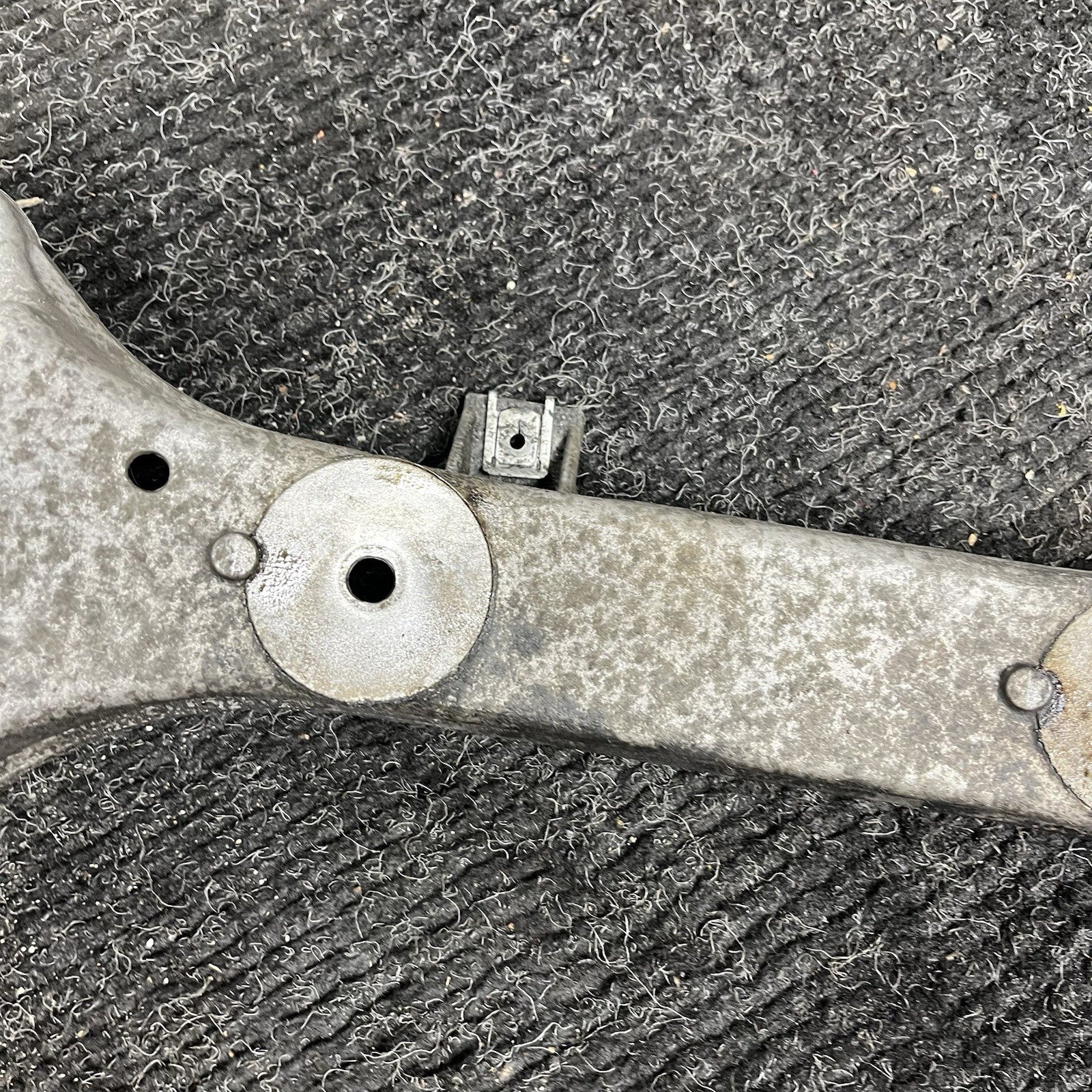 ☑️ BMW E88 E82 E90 E92 135i 335i M/T Transmission Gearbox Support Bracket OEM