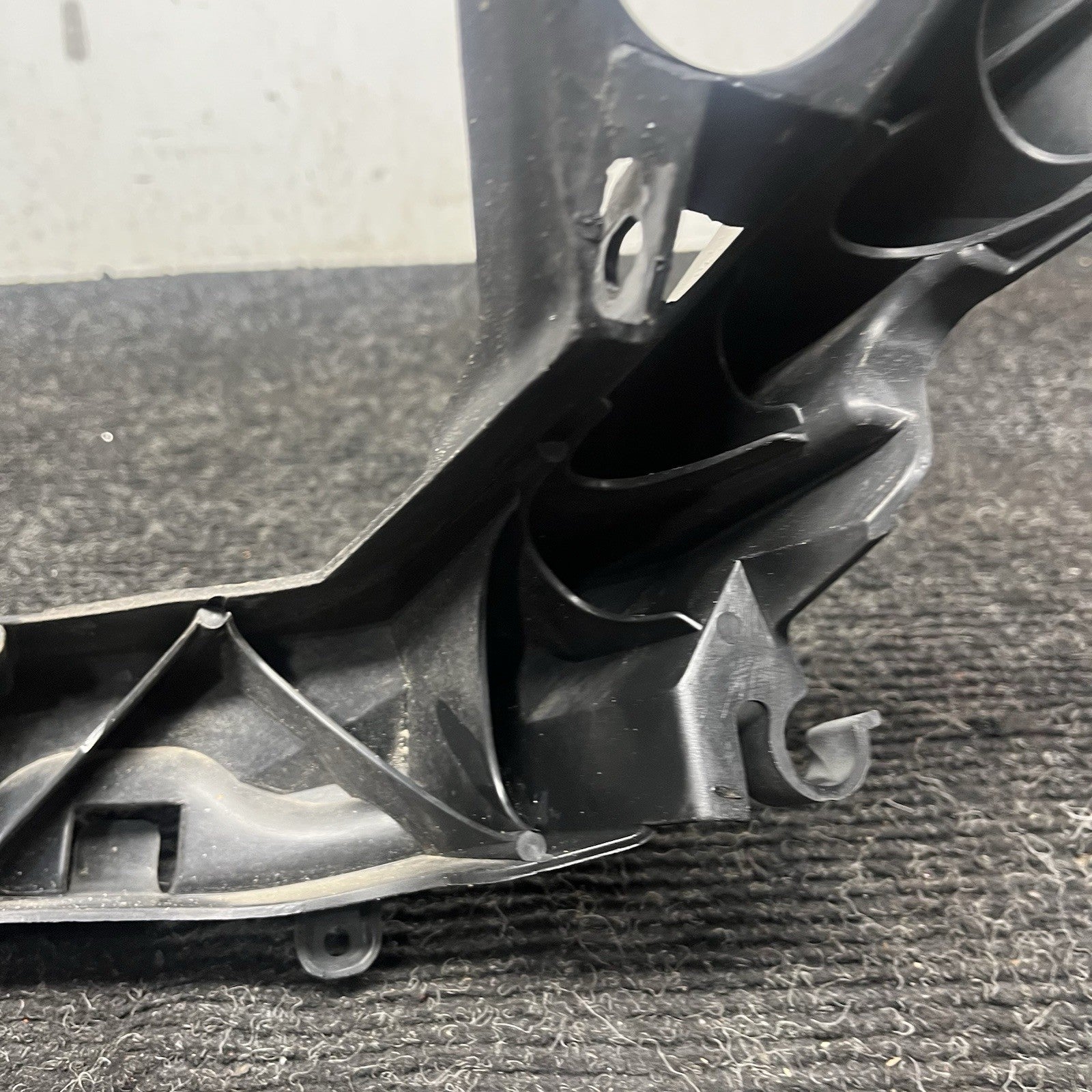 ☑️ 07-10 OEM BMW E92 E93 328 335 Right Passenger Headlight Bracket Carrier Mount