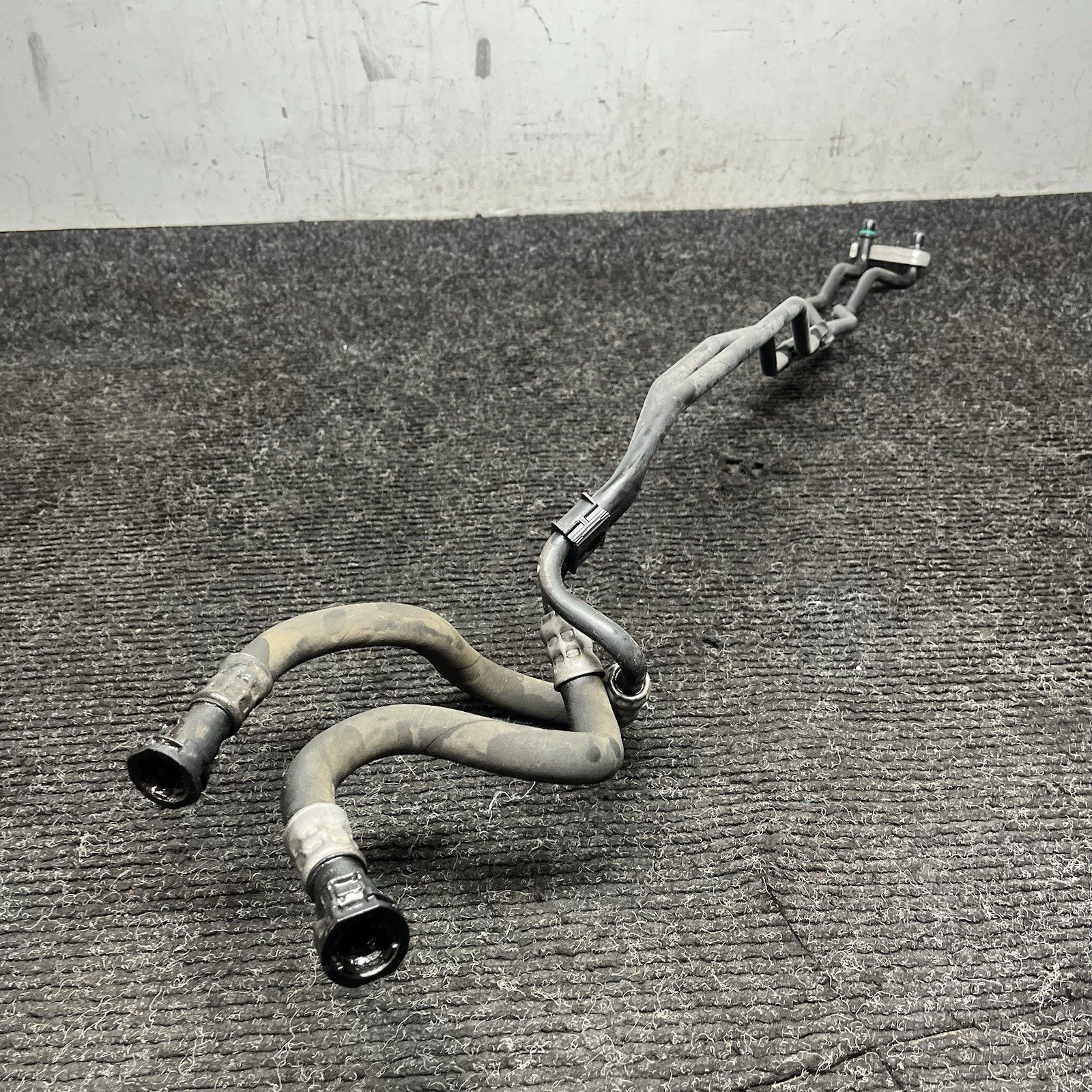 ☑️ BMW E90 E92 E91 328i N52 Automatic Transmission Oil Cooler Lines RWD OEM