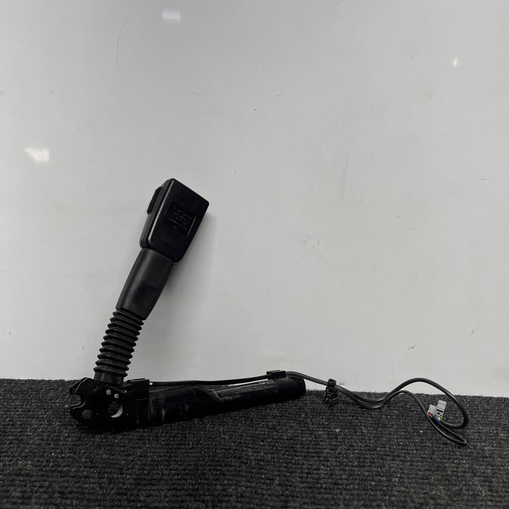 2005-2013 BMW 335XI E92 COUPE FRONT RIGHT PASSENGER SIDE SEAT BELT BUCKLE OEM