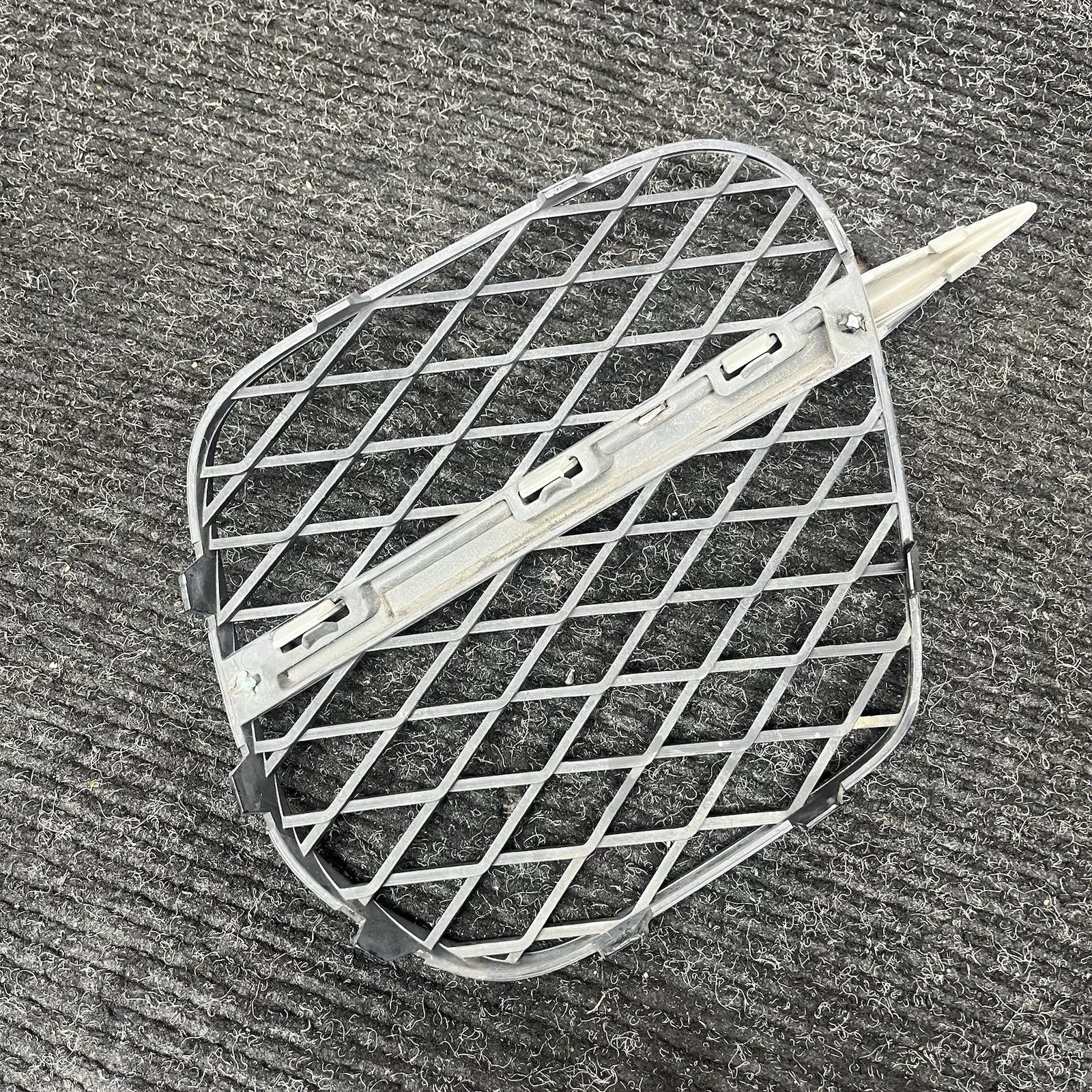☑️ 09-13 BMW E70 X5 35DX Front Left Driver Side Outer Bumper Grille 7222857 OEM