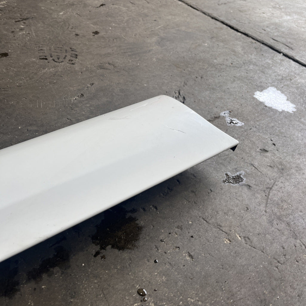 ☑️08-13 OEM BMW E88 E82 135 MSport Right Passenger Side Skirt Rocker Panel White
