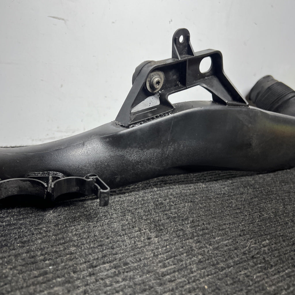 ☑️ BMW E60 E82 E90 E92 TURBO CHARGE AIR INDUCTION TUBE INTAKE PIPE OEM