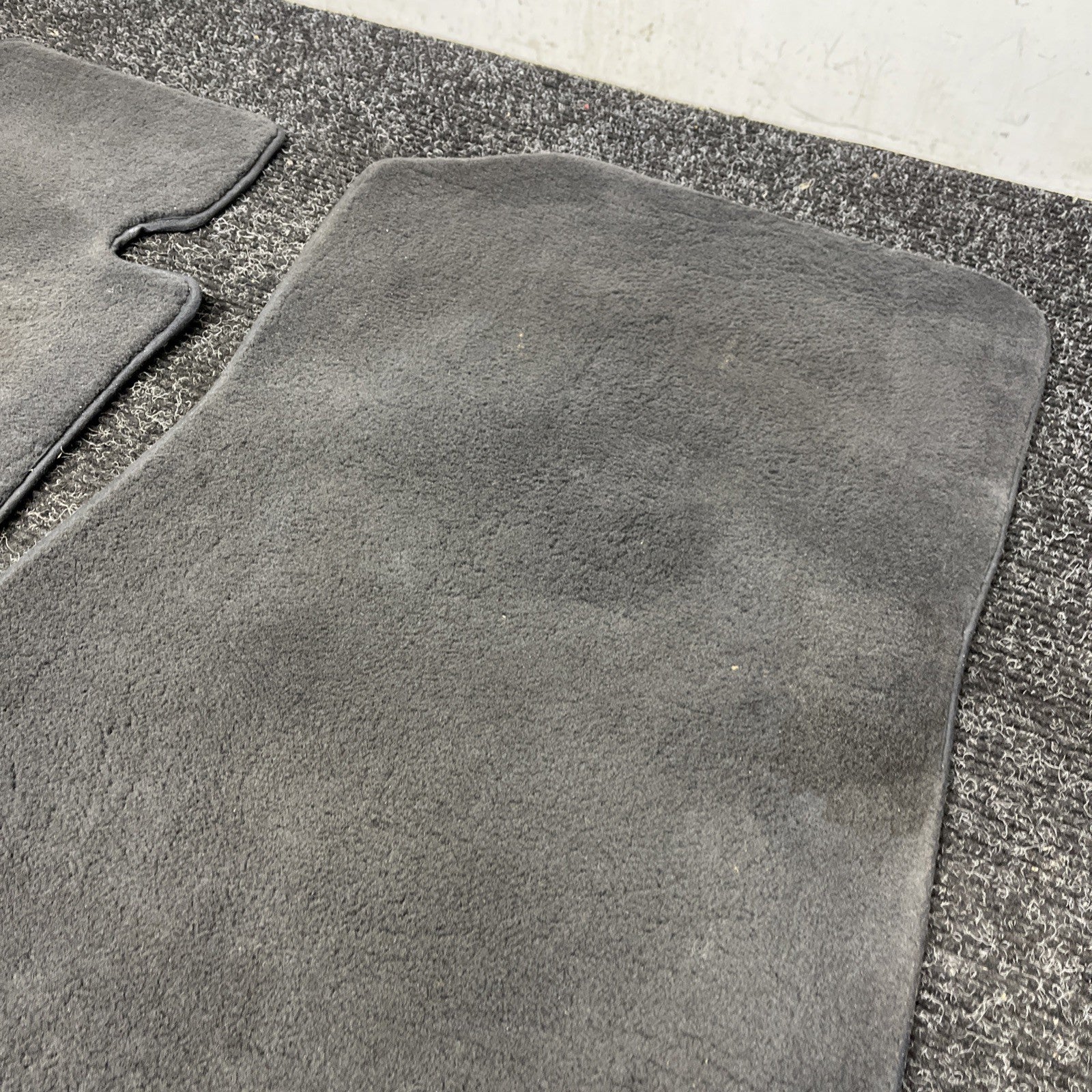 ☑️ Bmw Black Floor Mats Set Part Number 106480-11 OEM 3 And 5 Series