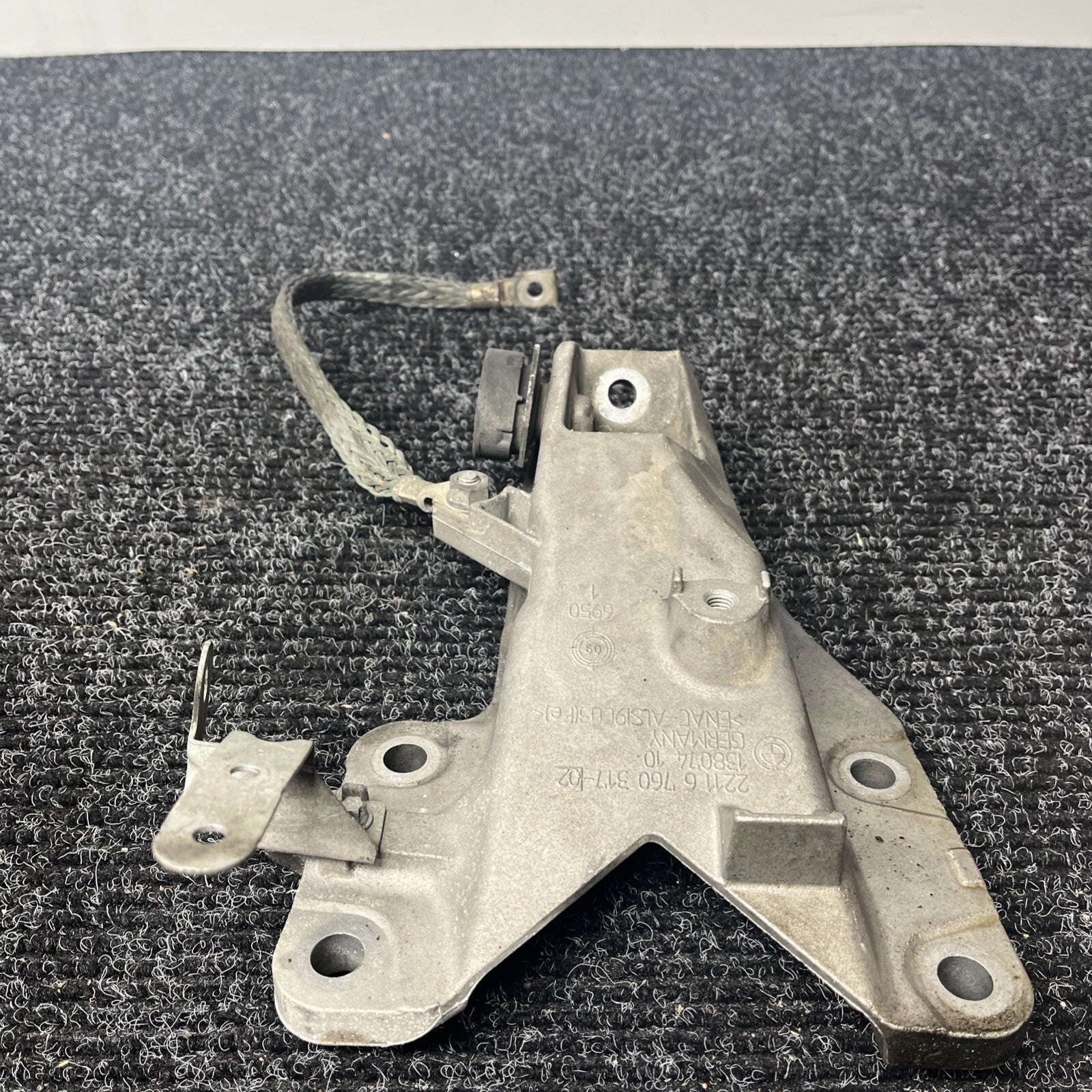 ☑️ BMW E90 E91 E92 Engine Mount Bracket Left N54 6760317 Motor Mount Bracket
