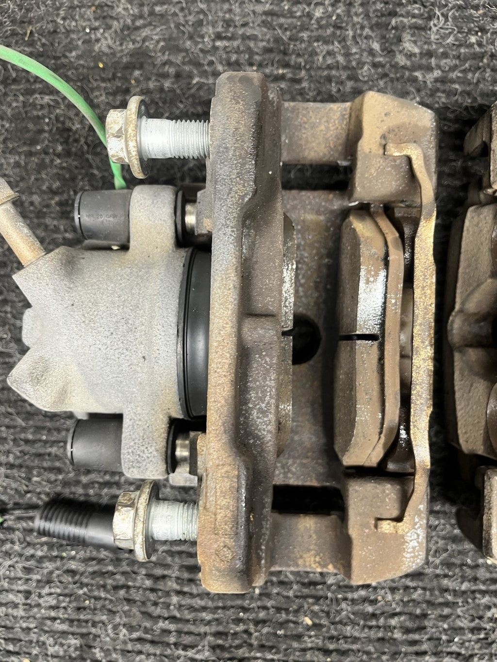 ☑️ 01-06 BMW E46 330i 330Ci RWD FRONT LEFT & RIGHT BRAKE CALIPER SET OEM