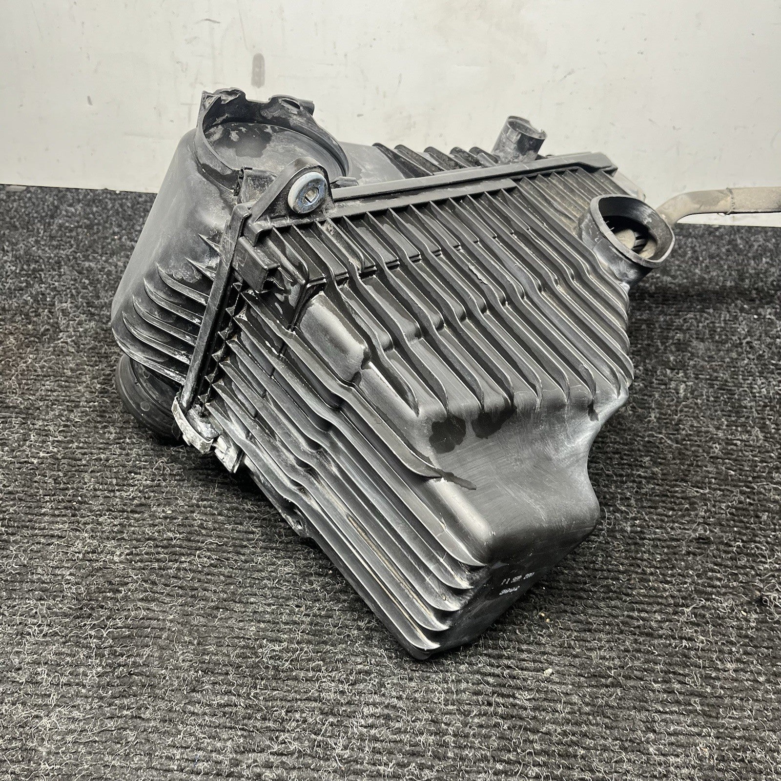 ☑️ 2011-2015 AUDI Q7 3.0 GAS ENGINE AIR INTAKE CLEANER FILTER BOX ASSEMBLY OEM