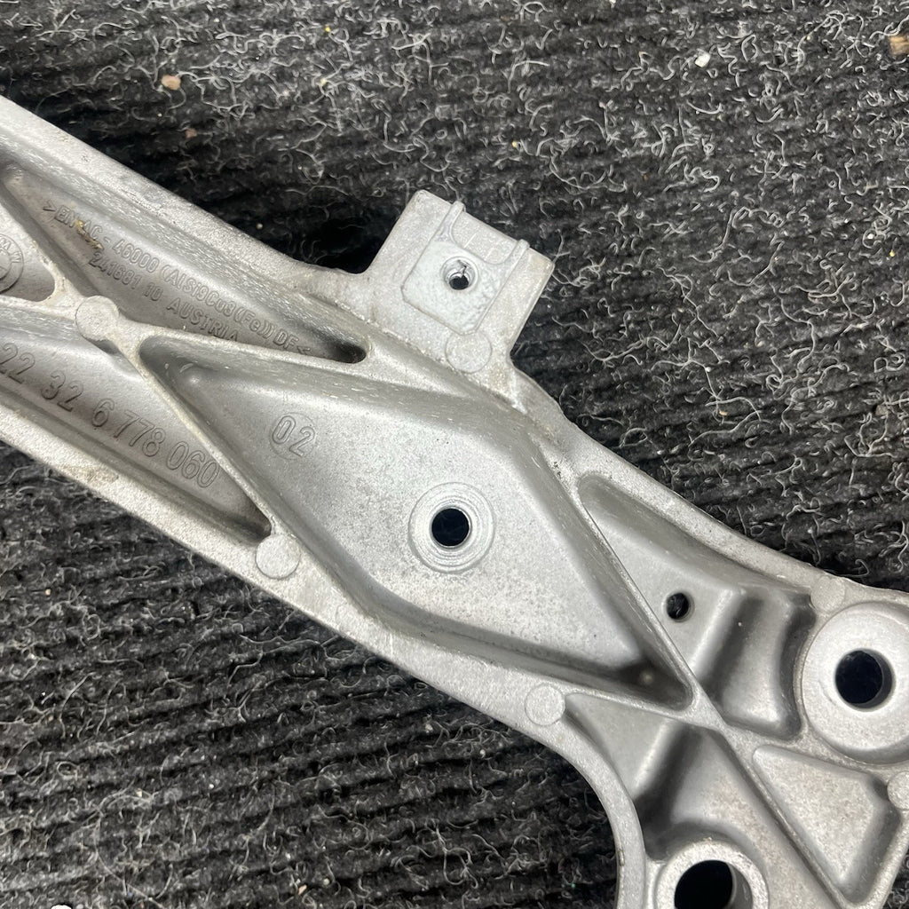 ☑️ 06-13 BMW E92 335i Automatic Transmission Mount Bracket Support OEM