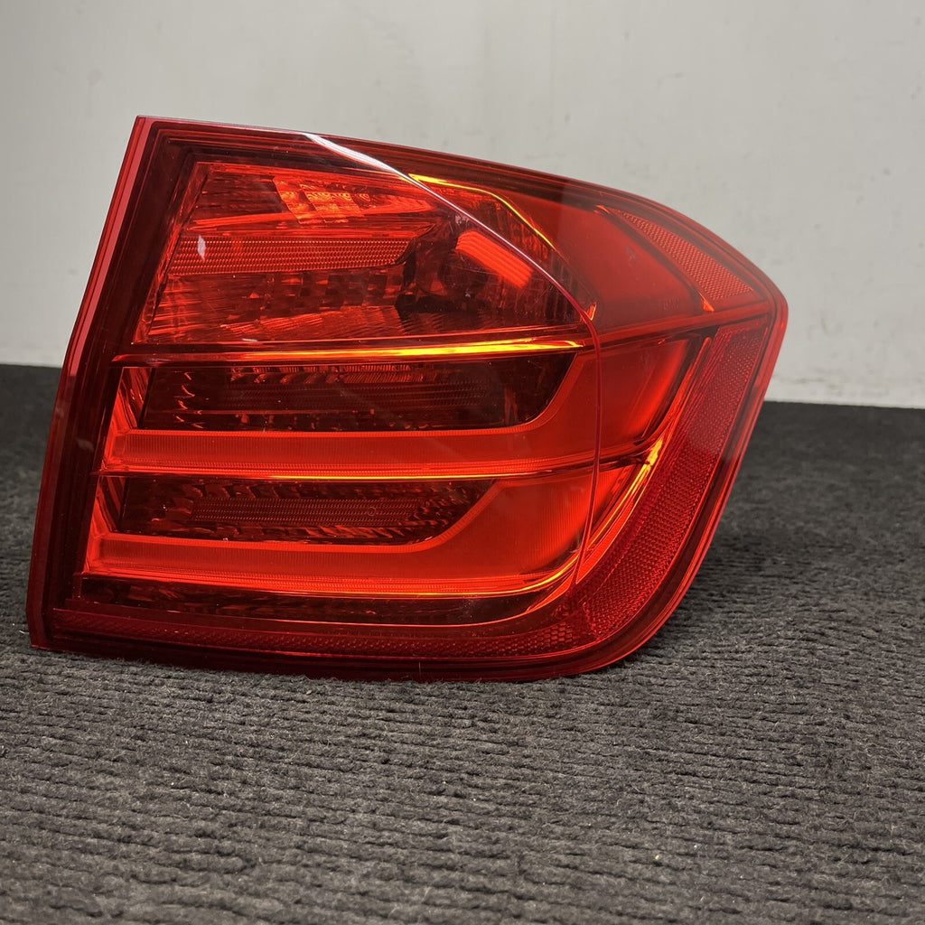 ☑️ 12-15 OEM BMW F30 335i F80 M3 Sedan Rear Right Passenger Outer Tail Light