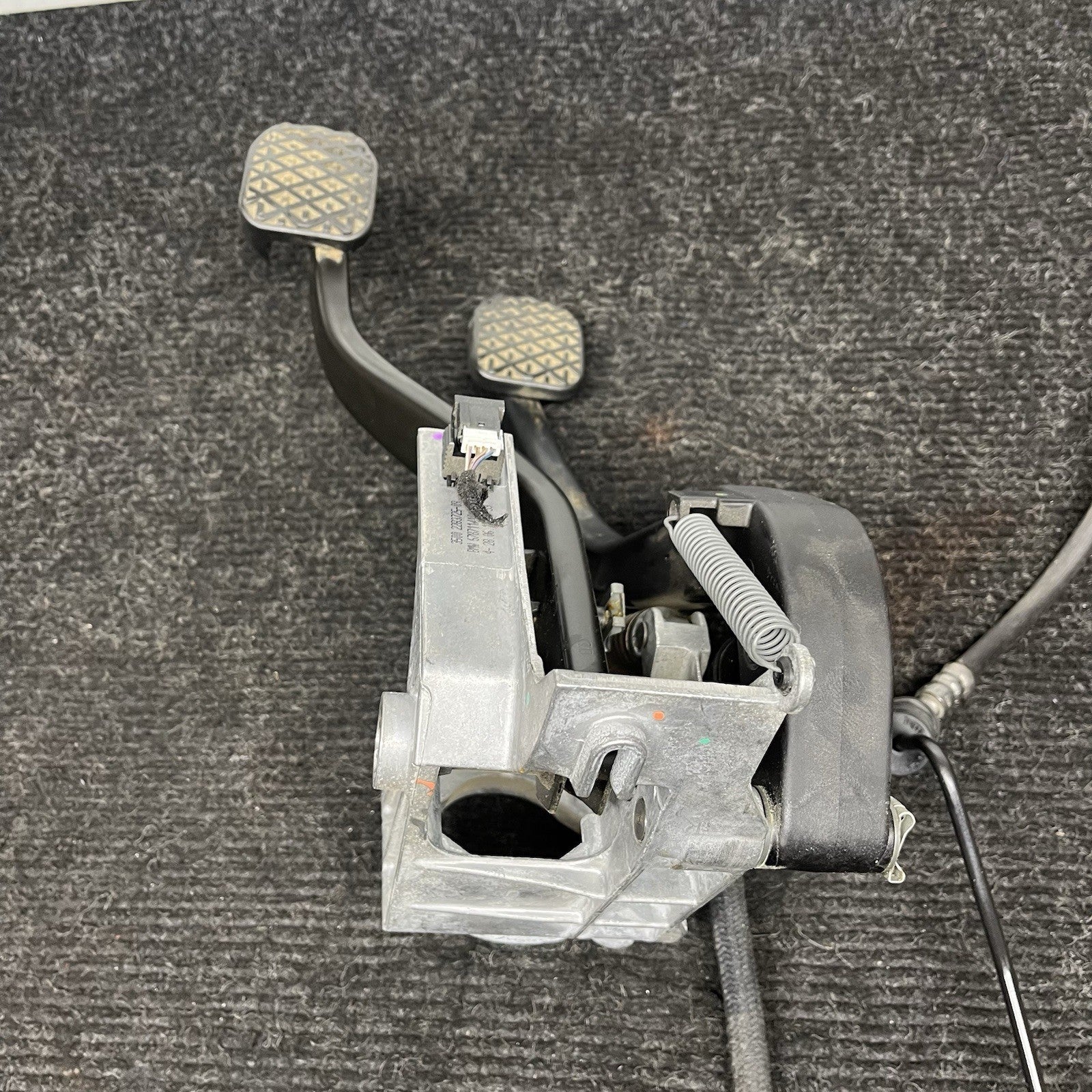 ☑️ 07-13 OEM BMW E88 E90 E92 335 MANUAL TRANSMISSION Clutch Brake Pedal Assembly