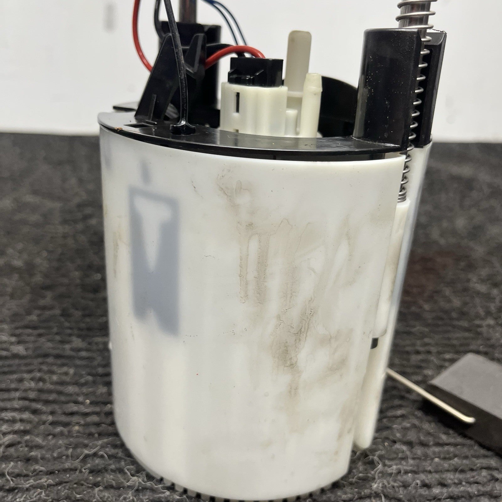 ☑️ 06-13 BMW E82 E88 E90 E91 E92 E93 135I 335I Fuel Pump OE