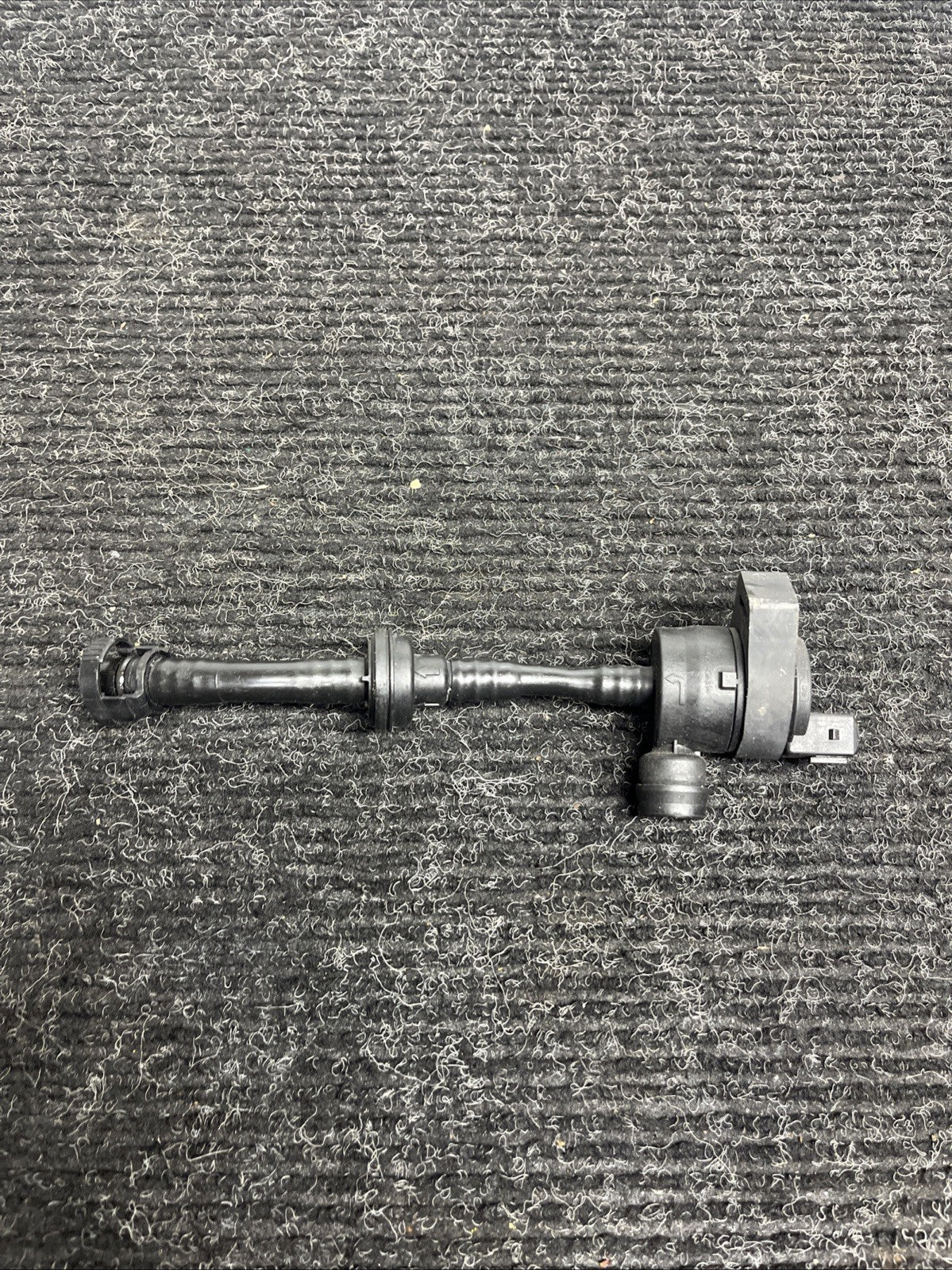 06-10 BMW E90 E92 335i Fuel Vapor Ventilation Valve Breather Hose 7551262 OEM